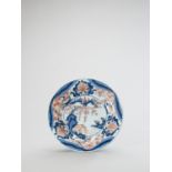 A LARGE IMARI PORCELAIN PLATE