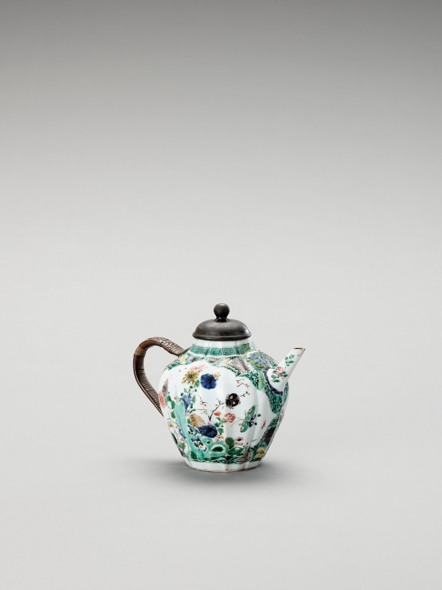 A FAMILLE VERTE TEAPOT AND COVER