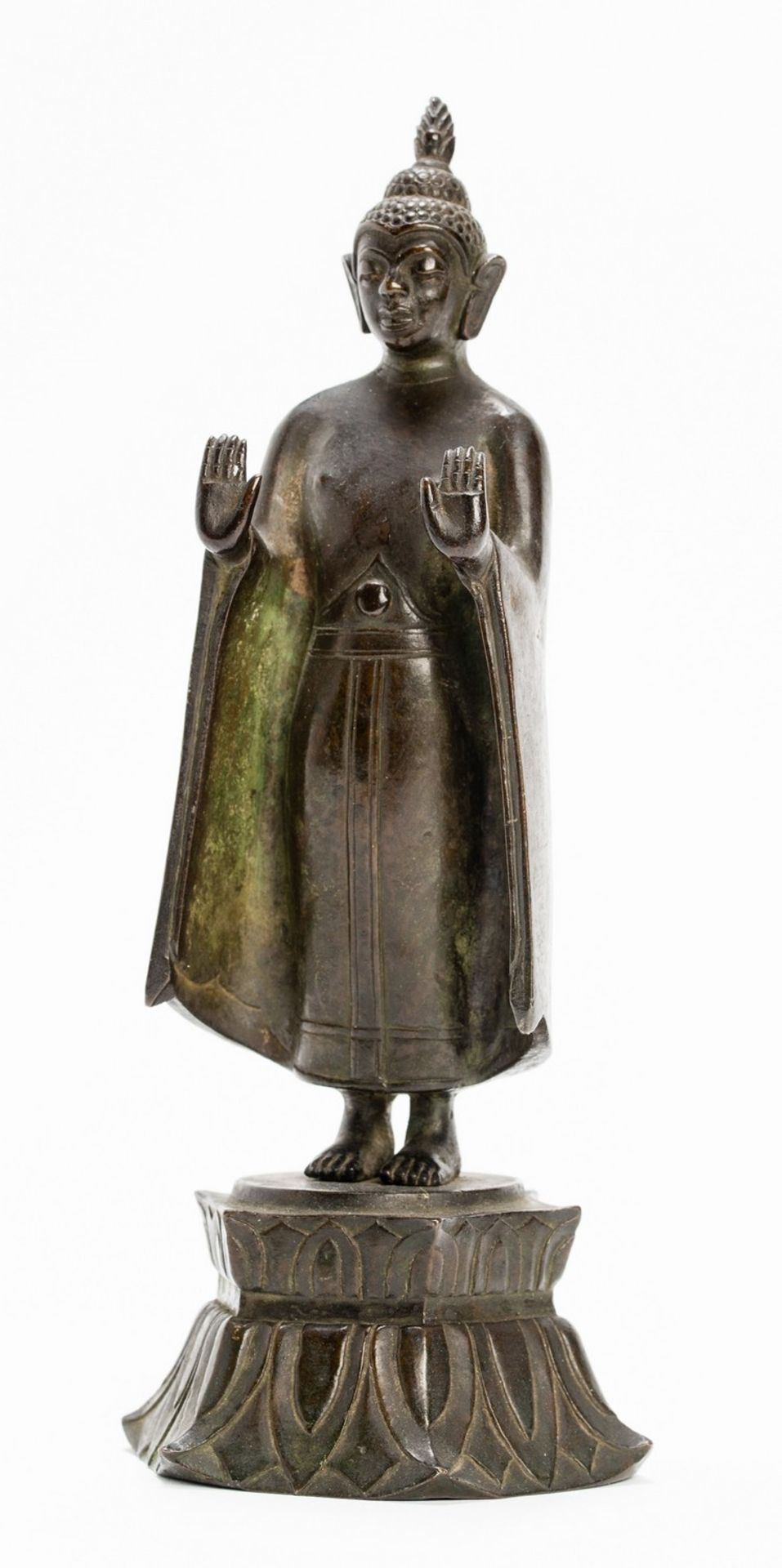 A BRONZE FIGURE OF A STANDING BUDDHA - Image 3 of 6