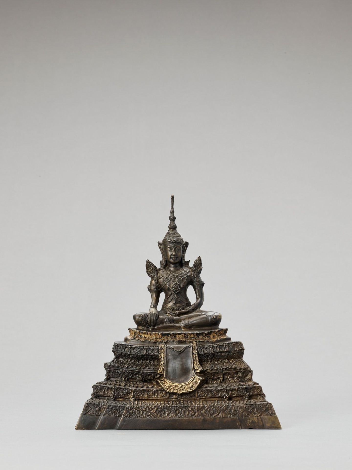 A THAI GILT BRONZE FIGURE OF BUDDHA SHAKYAMUNI, RATTANAKOSIN