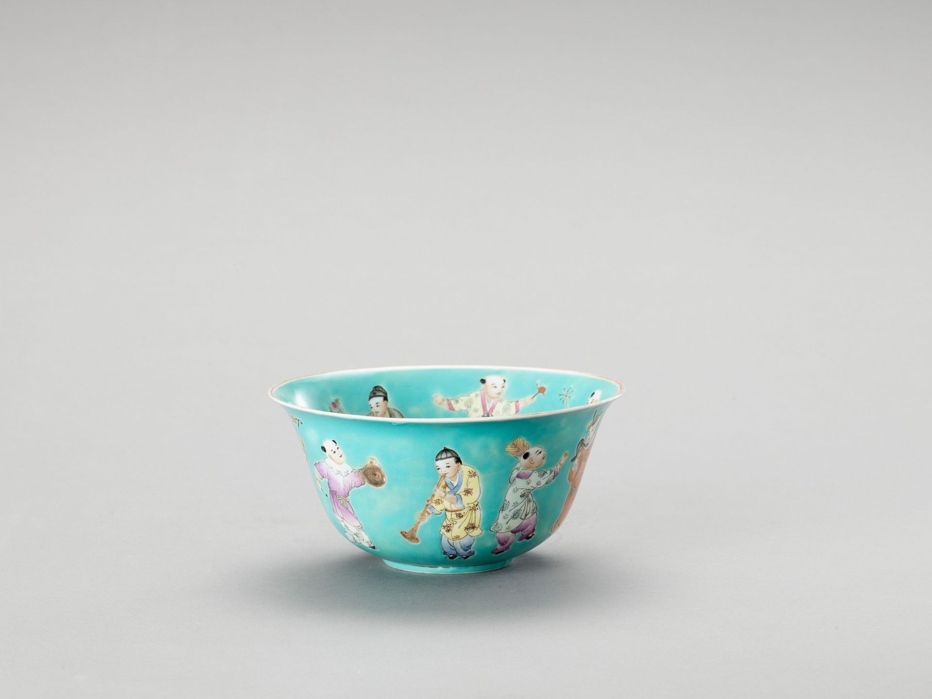 A FAMILLE ROSE TURQUOISE BOWL - Image 5 of 6