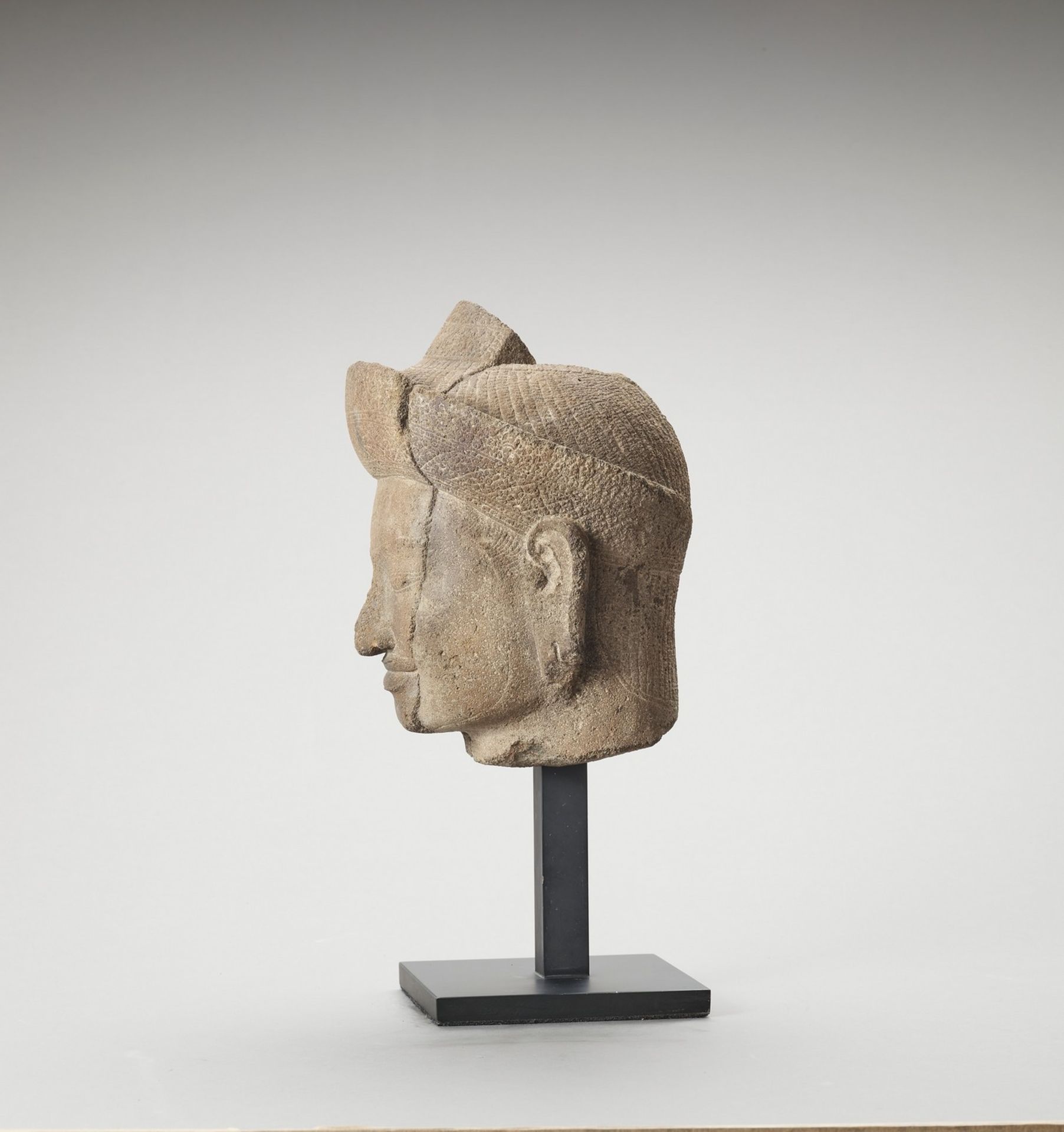 A KHMER SANDSTONE HEAD OF VISHNU, ANGKOR PERIOD - Image 3 of 6