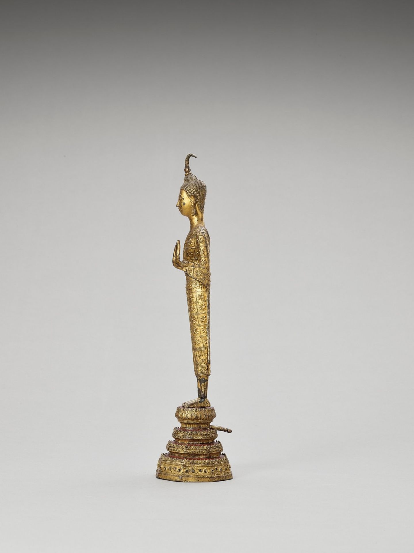 A THAI GILT-LACQUERED BRONZE OF BUDDHA, RATTANAKOSIN - Image 3 of 6