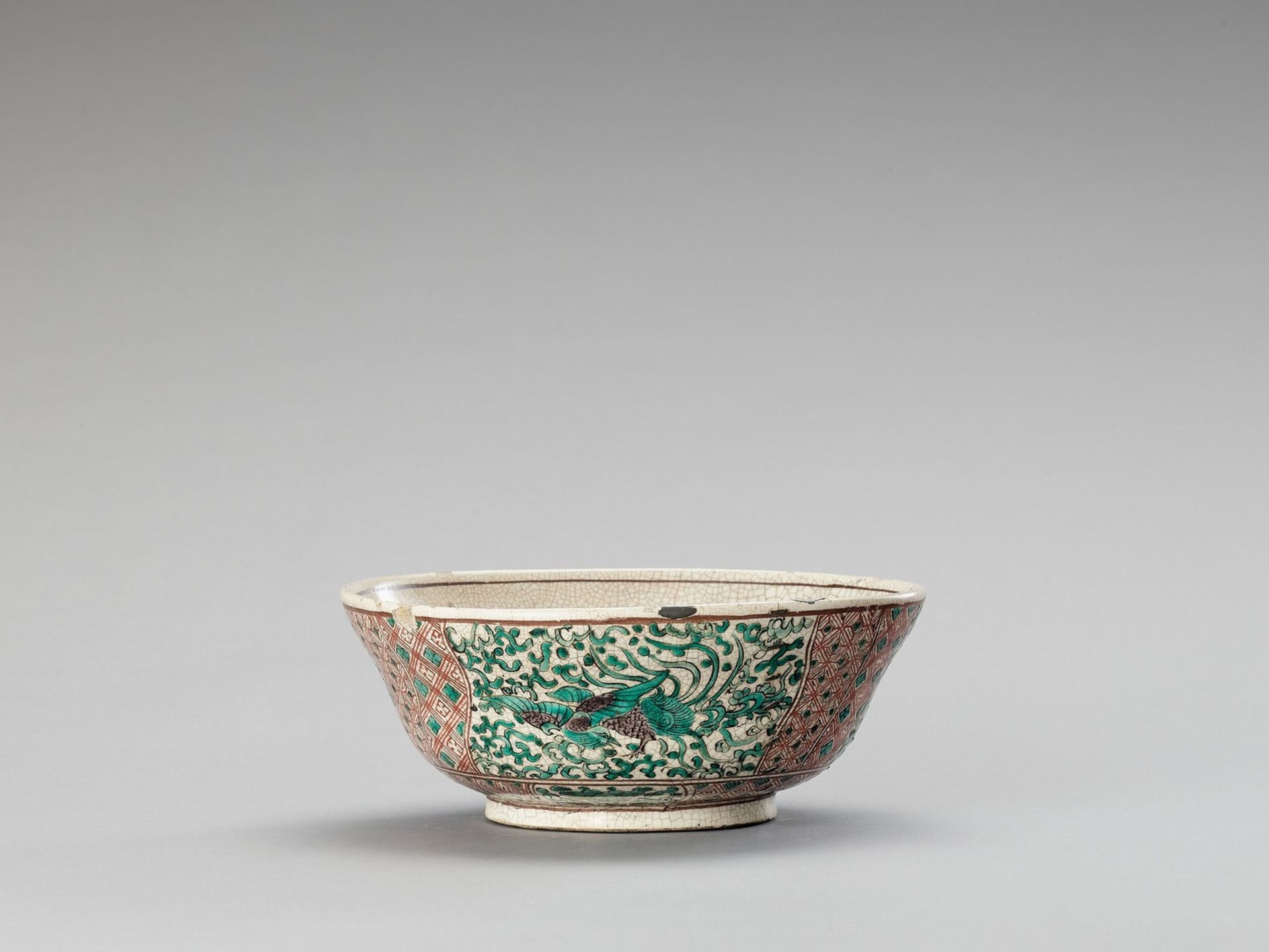 A FAMILLE VERTE CRACKLE-GLAZED BOWL - Bild 5 aus 6