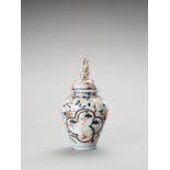 A LARGE IMARI PORCELAIN VASE AND COVER
