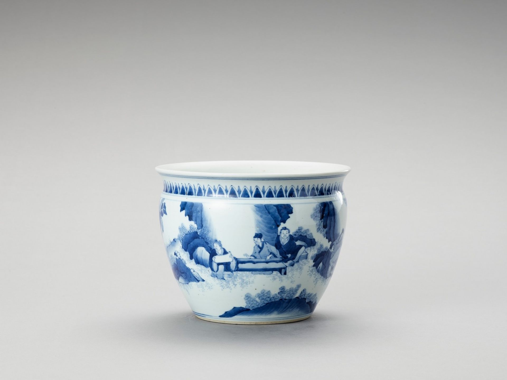 A FIGURATIVE BLUE AND WHITE PORCELAIN JARDINIERE - Image 2 of 7