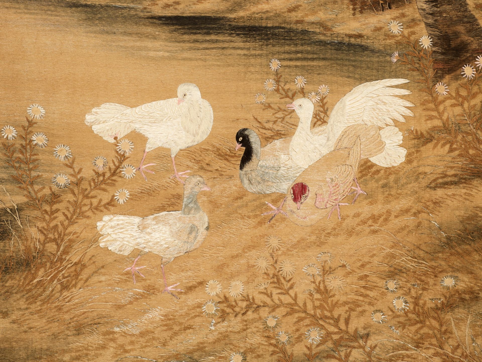 A LARGE EMBROIDERED SILK 'PIGEONS ON A LAKESHORE' WALL HANGING - Bild 2 aus 5