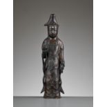 A JAPANESE BRONZE FIGURE OF KANNON, EDO PERIOD