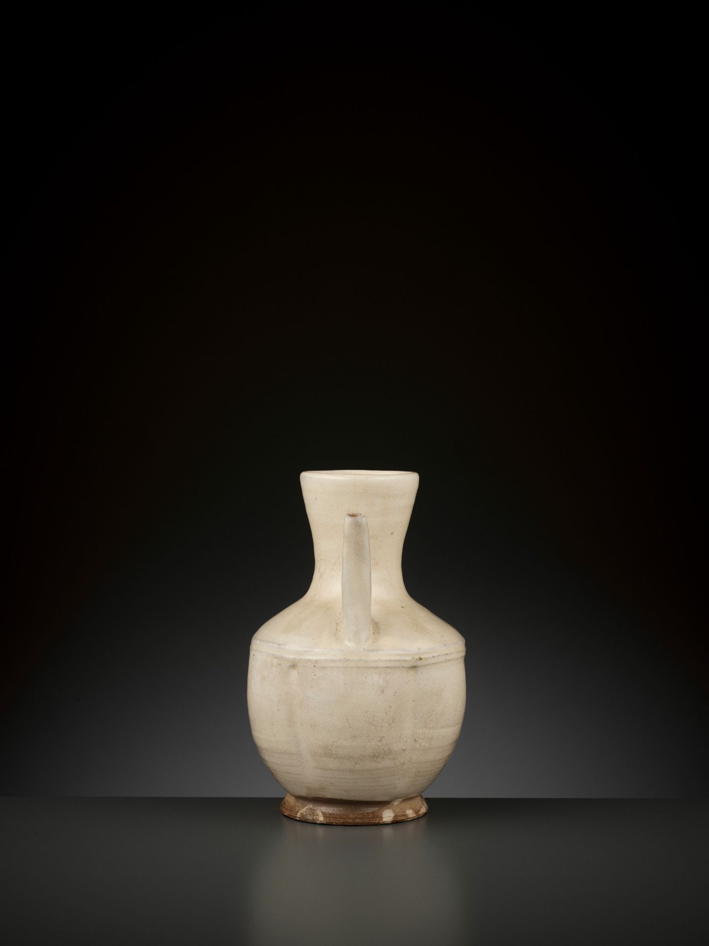 A SLIP-COVERED LOBED EWER, LIAO TO SONG DYNASTY - Image 2 of 12