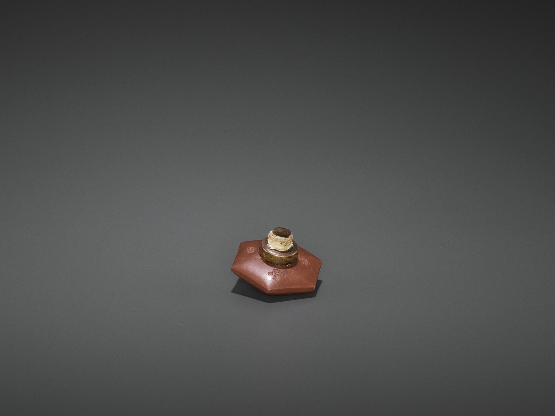 A BAMBOO OPIUM PIPE WITH HARDSTONE, SILVER AND YIXING CERAMIC FITTINGS, LATE QING TO REPUBLIC - Image 8 of 10