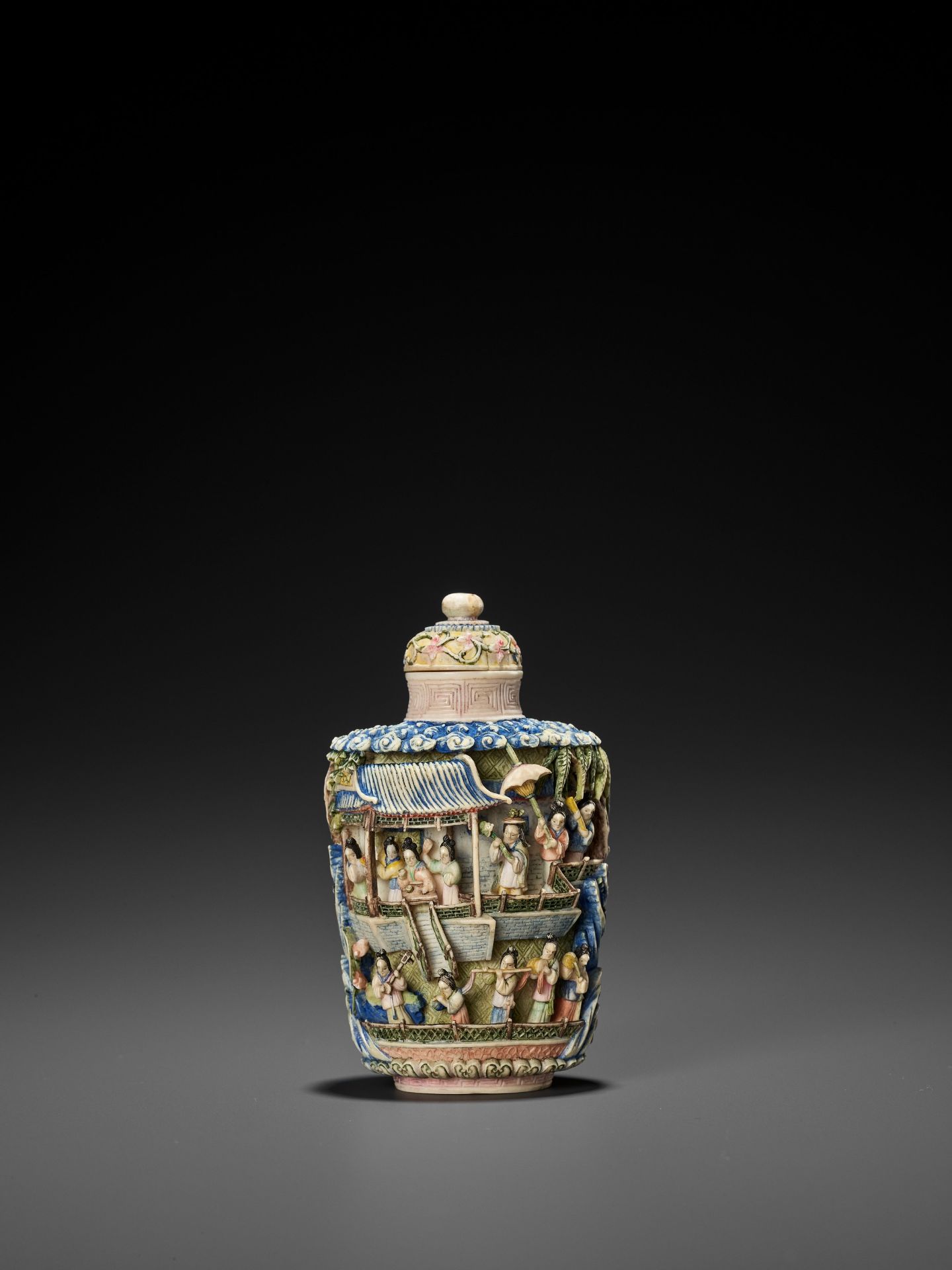 AN OPENWORK AND RETICULATED CANTON IVORY SNUFF BOTLE WITH MATCHING STOPPER, QING DYNASTY - Bild 2 aus 8