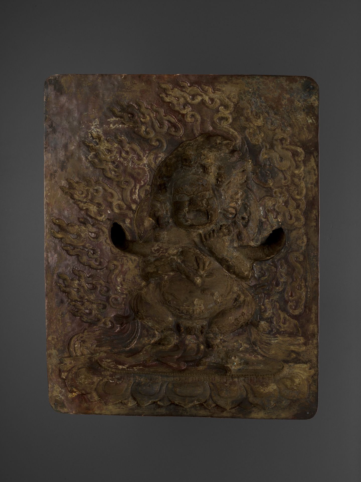 A LARGE GILT-COPPER REPOUSSE RELIEF OF MAHAKALA, 18TH-19TH CENTURY - Image 8 of 8