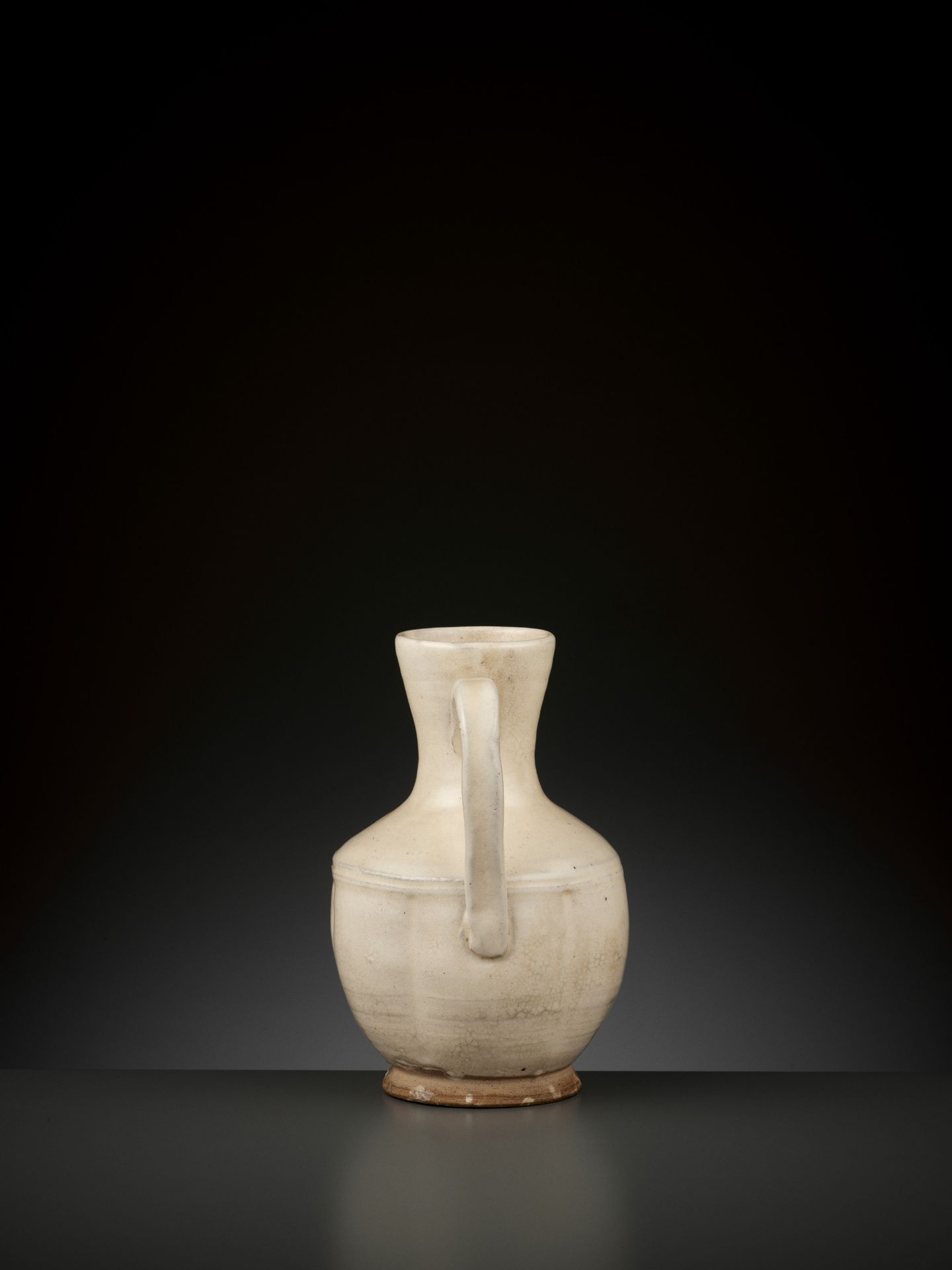 A SLIP-COVERED LOBED EWER, LIAO TO SONG DYNASTY - Image 7 of 12