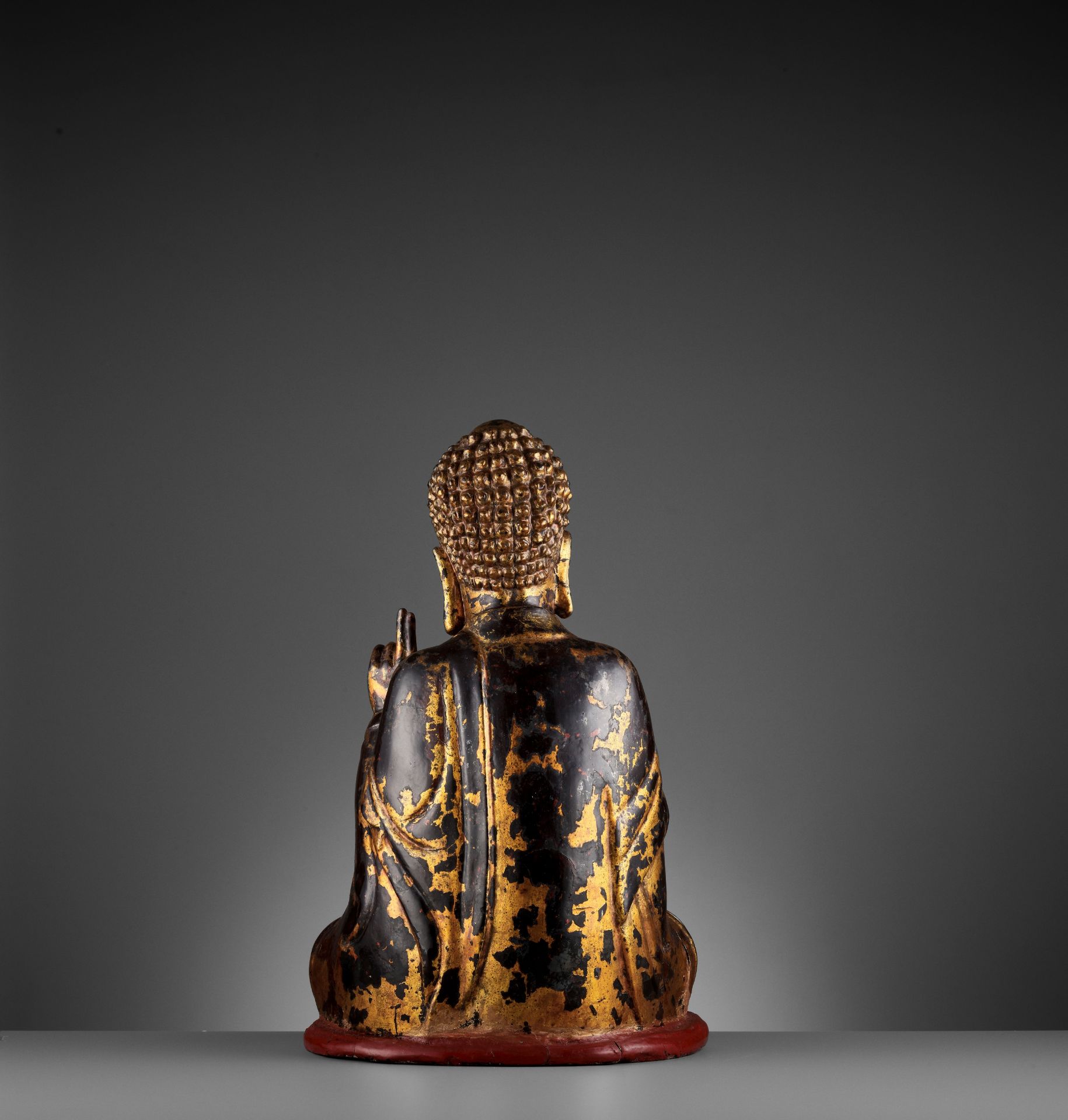 A VIETNAMESE GILT-LACQUERED WOOD STATUE OF BUDDHA - Image 8 of 10