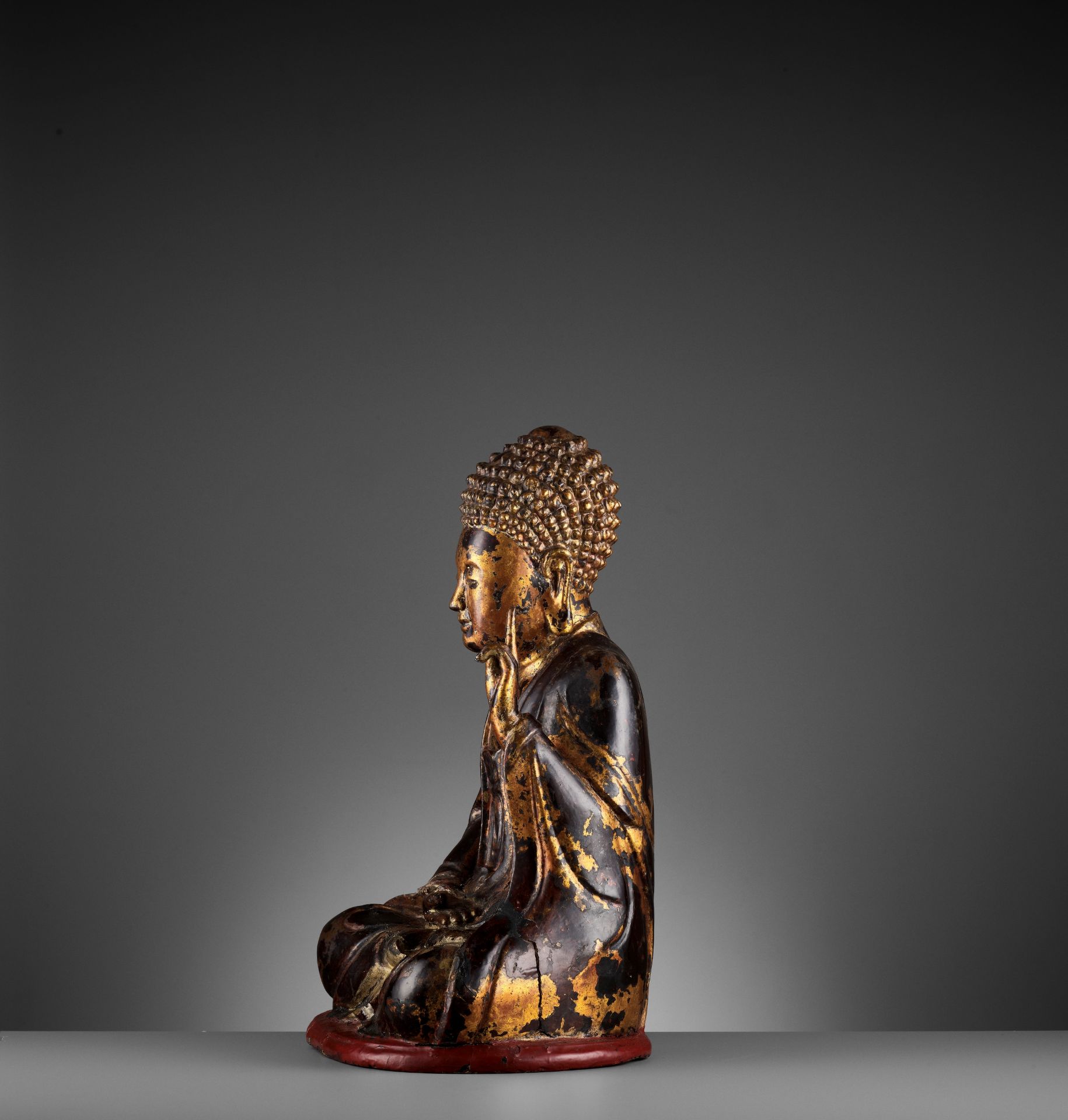 A VIETNAMESE GILT-LACQUERED WOOD STATUE OF BUDDHA - Image 7 of 10