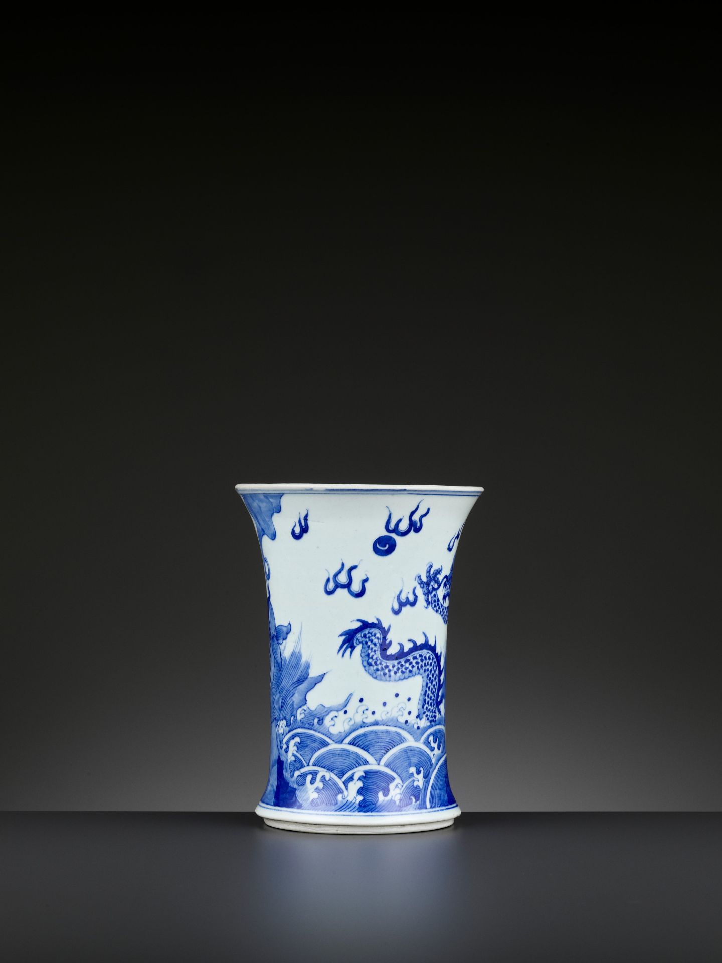 A BLUE AND WHITE 'DRAGON AND GIANT CARP' BRUSH POT, BITONG, QING DYNASTY - Image 6 of 9