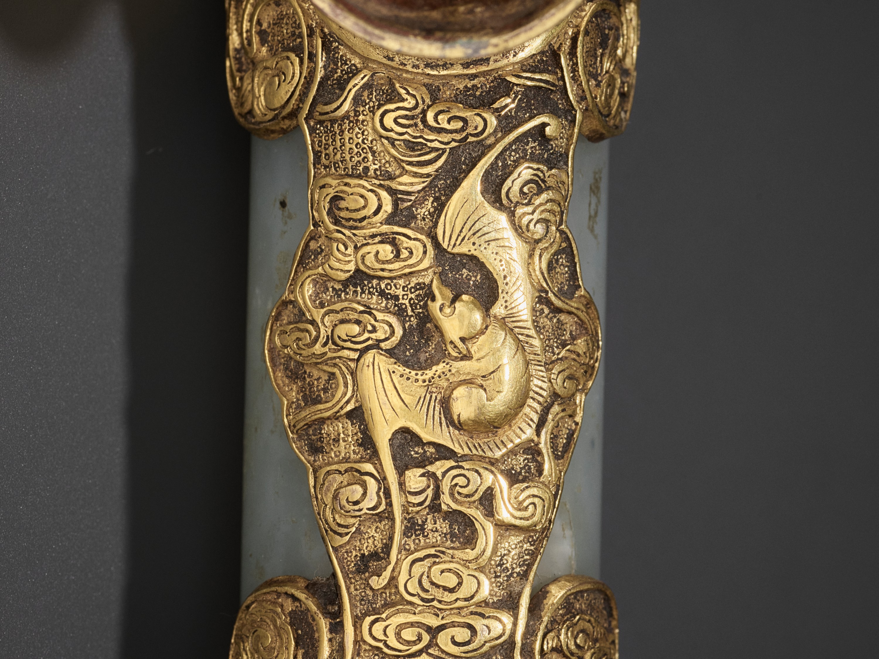 A JADE AND GILT-BRONZE 'WUFU' OPIUM PIPE, QING DYNASTY - Image 2 of 9