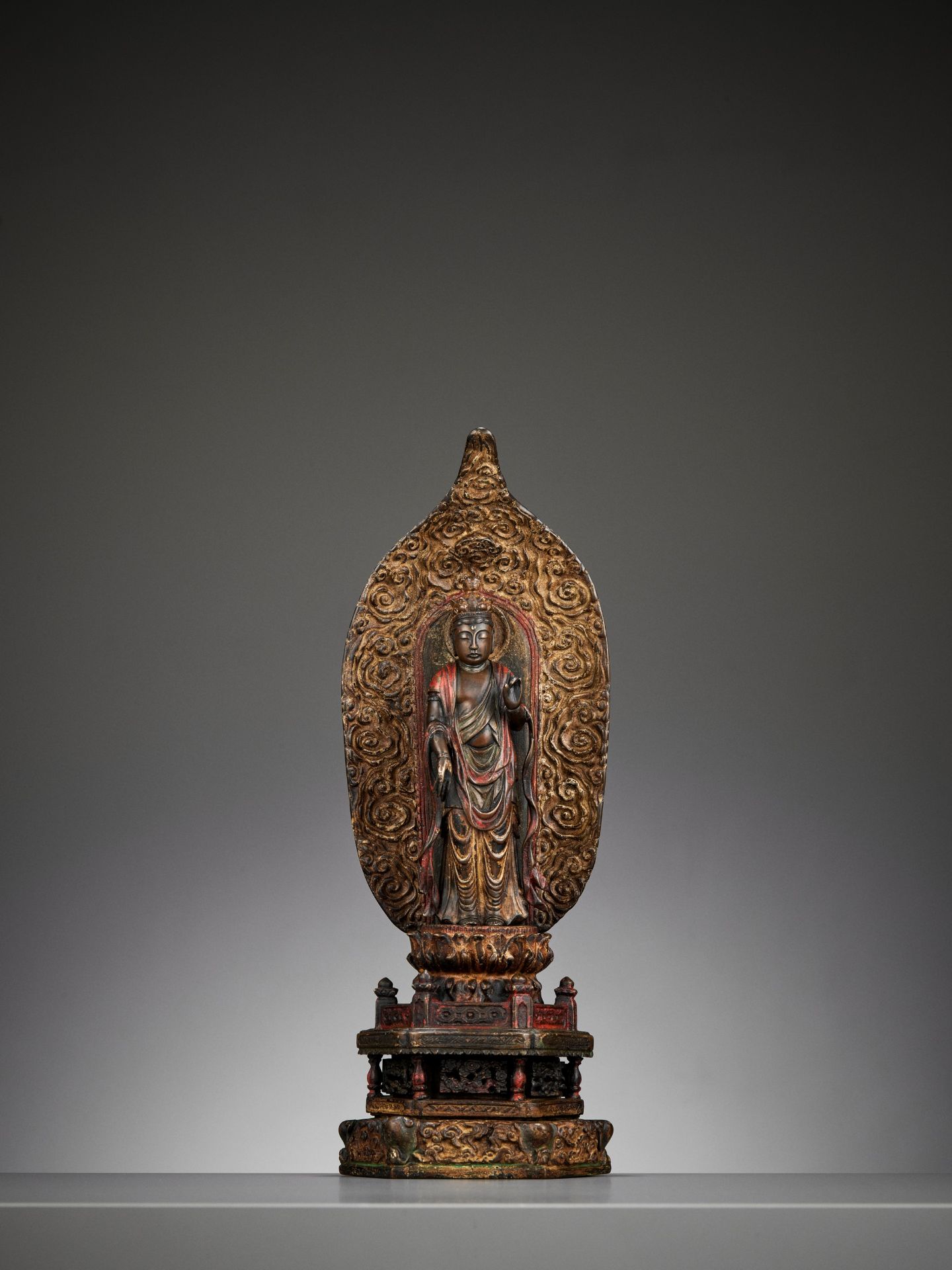 A POLYCHROME ENAMELED BRONZE FIGURE OF KANNON BOSATSU, LATE EDO PERIOD - Image 3 of 10