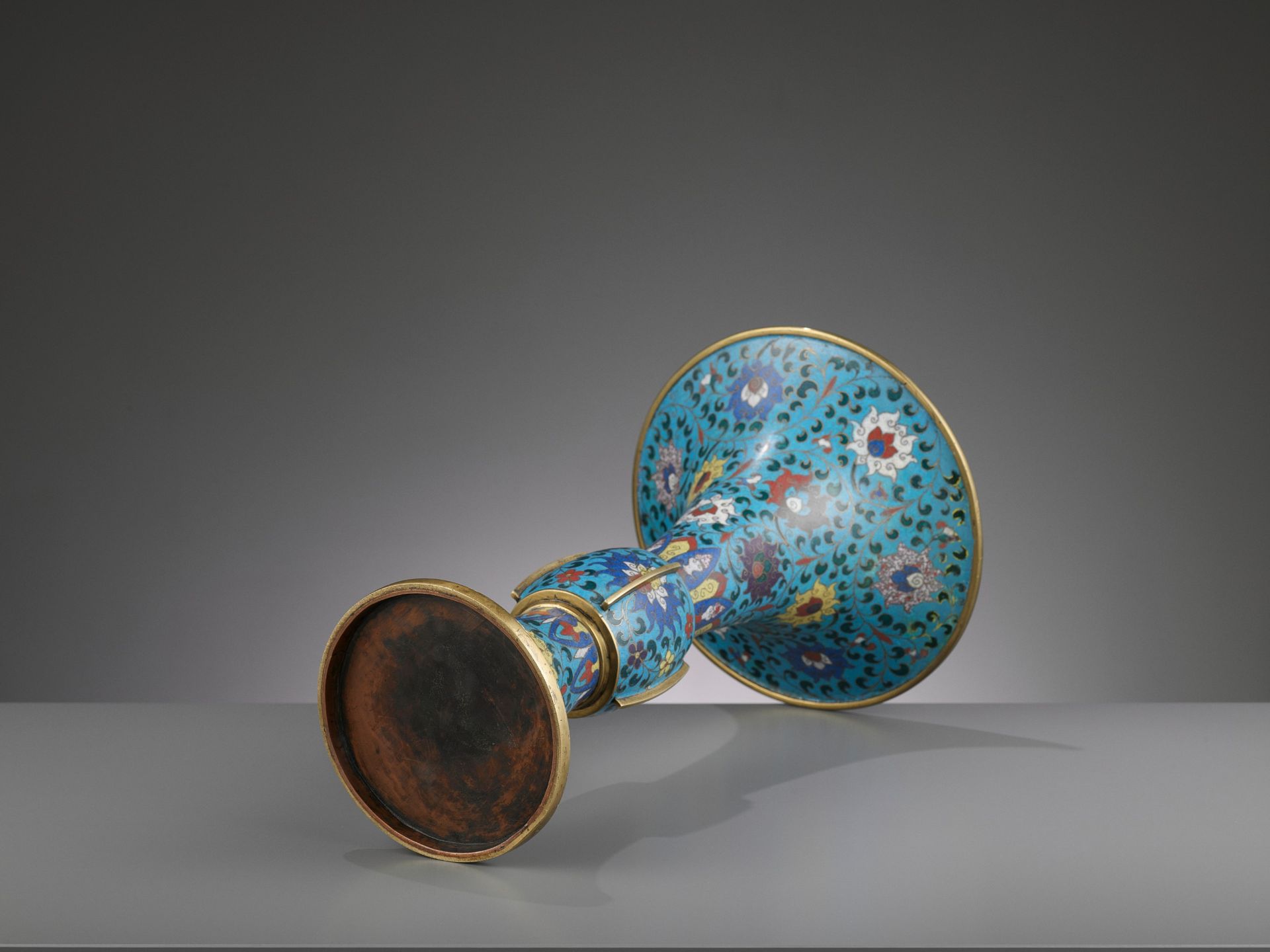 A LARGE CLOISONNE AND GILT-BRONZE GU, QING DYNASTY - Image 6 of 6