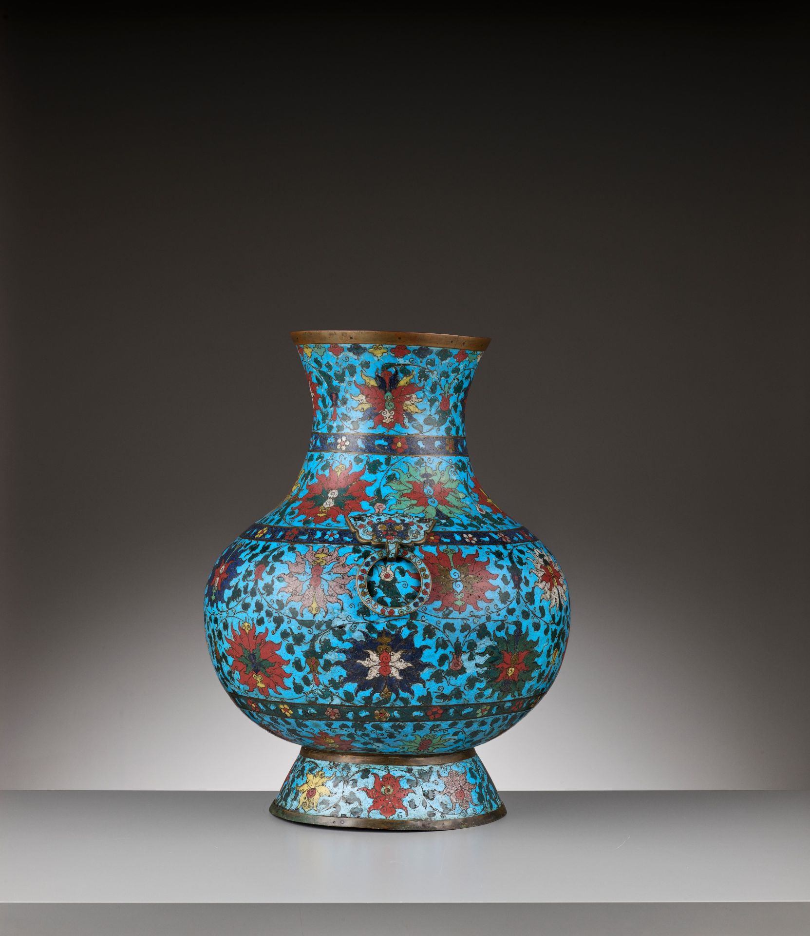 A VERY LARGE CLOISONNE HU, MING DYNASTY - Image 5 of 9