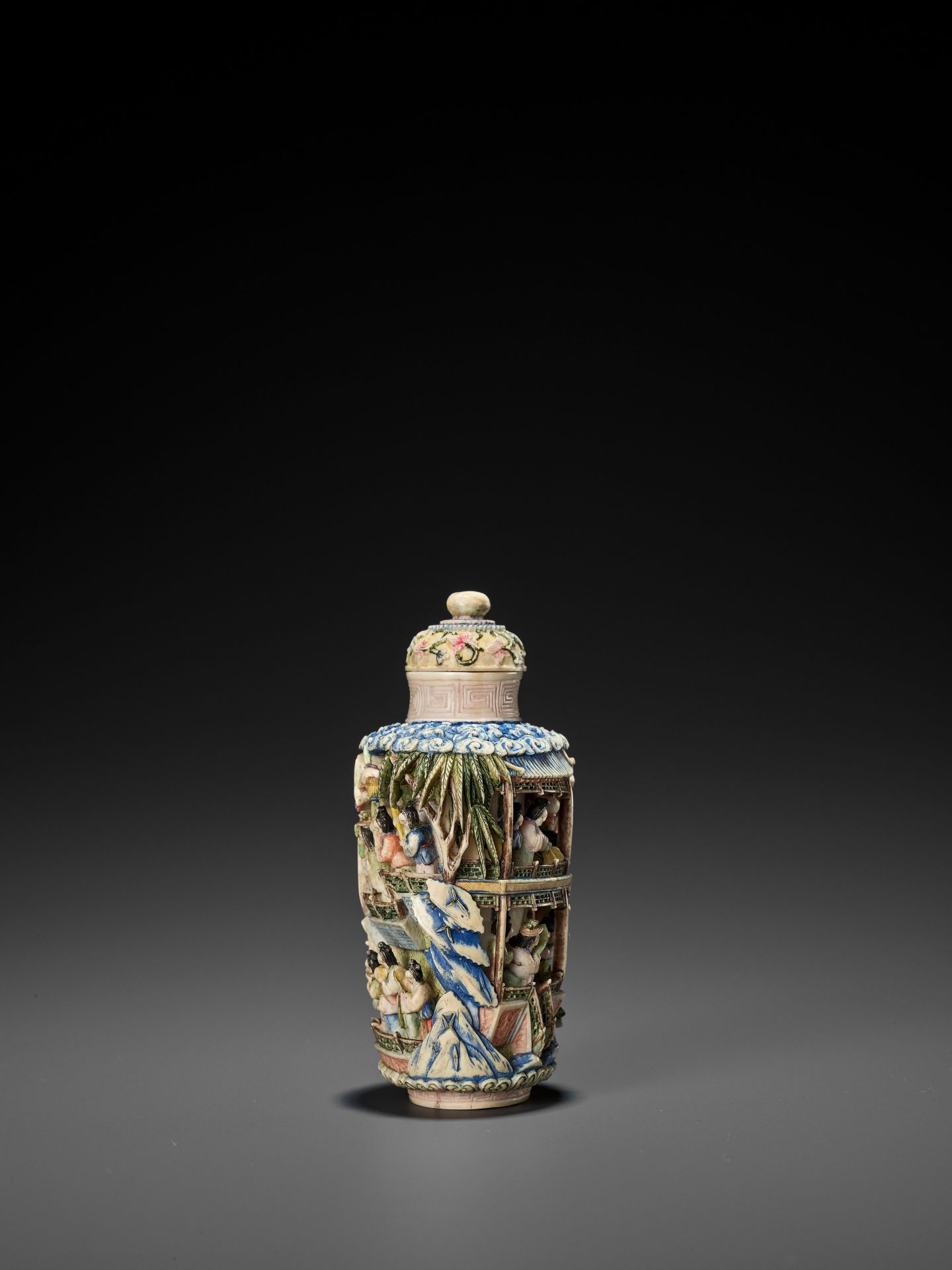 AN OPENWORK AND RETICULATED CANTON IVORY SNUFF BOTLE WITH MATCHING STOPPER, QING DYNASTY - Bild 6 aus 8