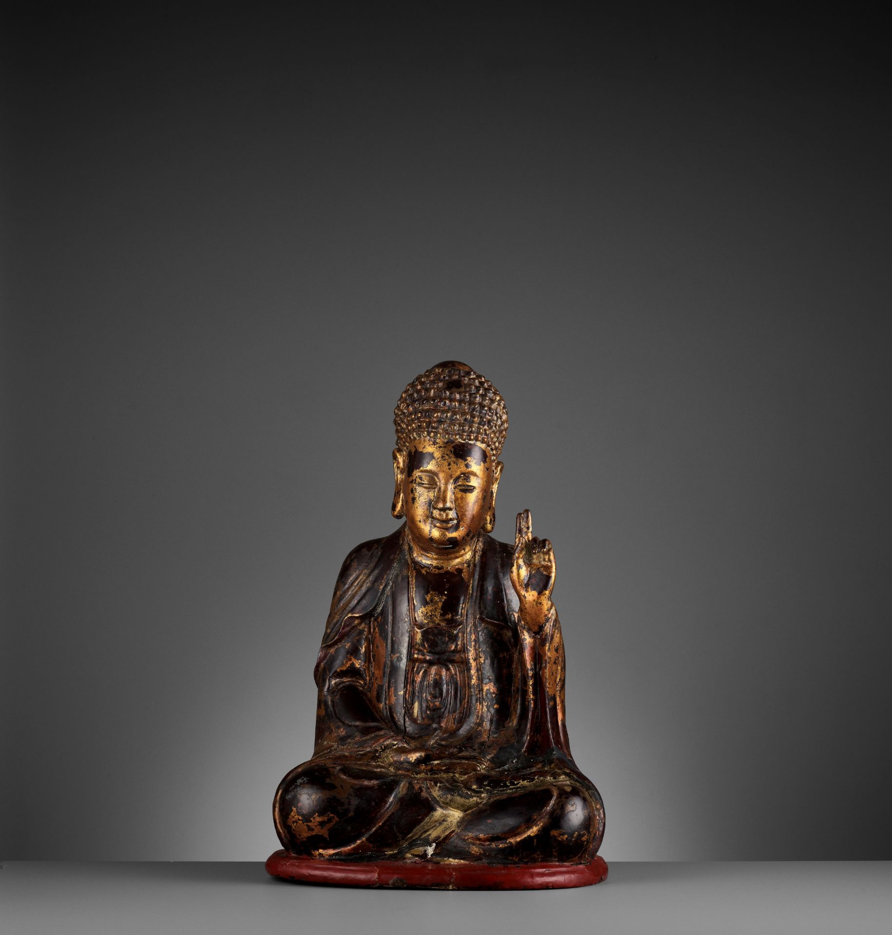 A VIETNAMESE GILT-LACQUERED WOOD STATUE OF BUDDHA - Image 4 of 10