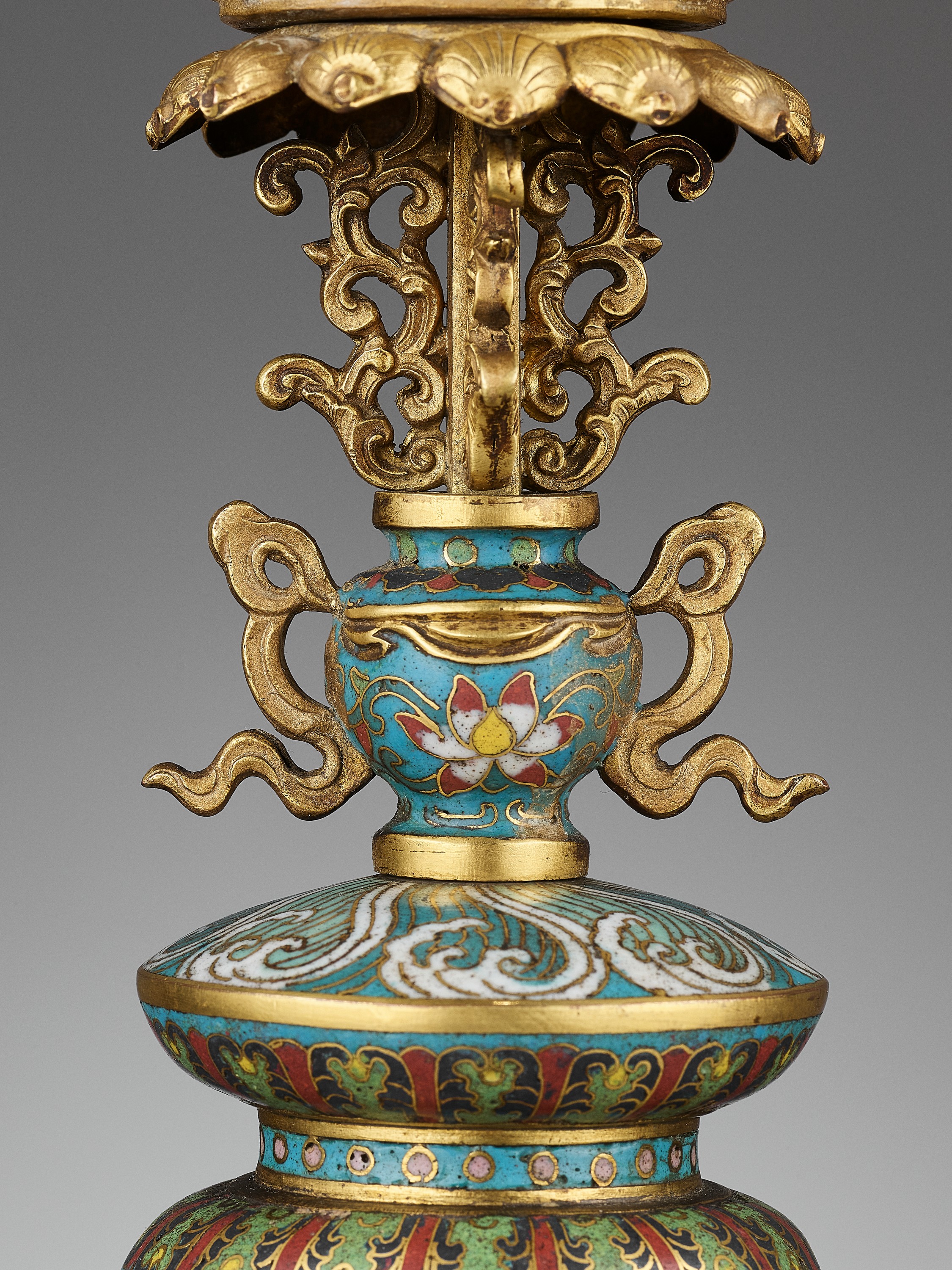 TWO BUDDHIST EMBLEMS, CLOISONNE ENAMEL AND GILT-BRONZE, QIANLONG PERIOD - Image 2 of 12