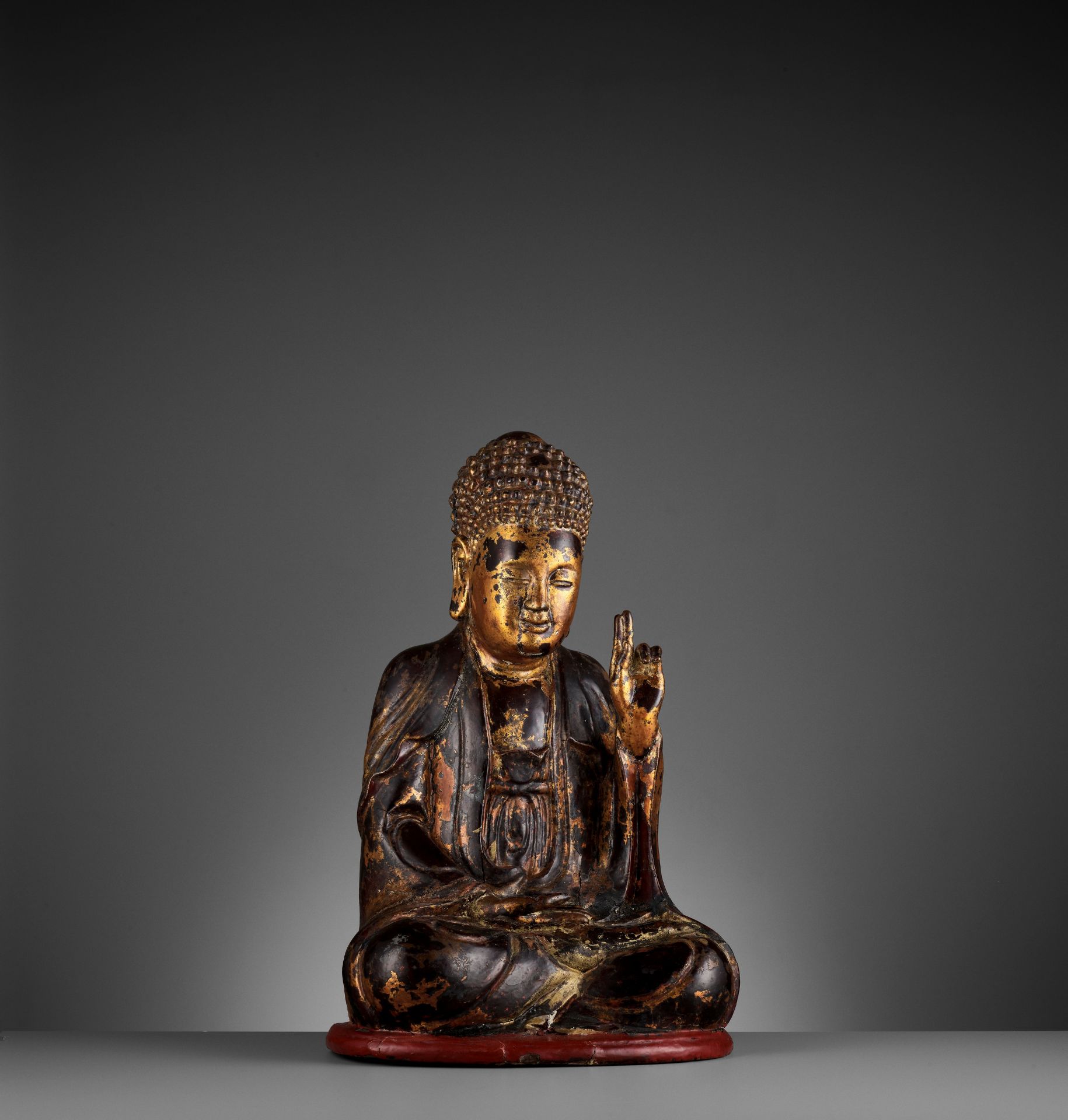 A VIETNAMESE GILT-LACQUERED WOOD STATUE OF BUDDHA - Image 2 of 10