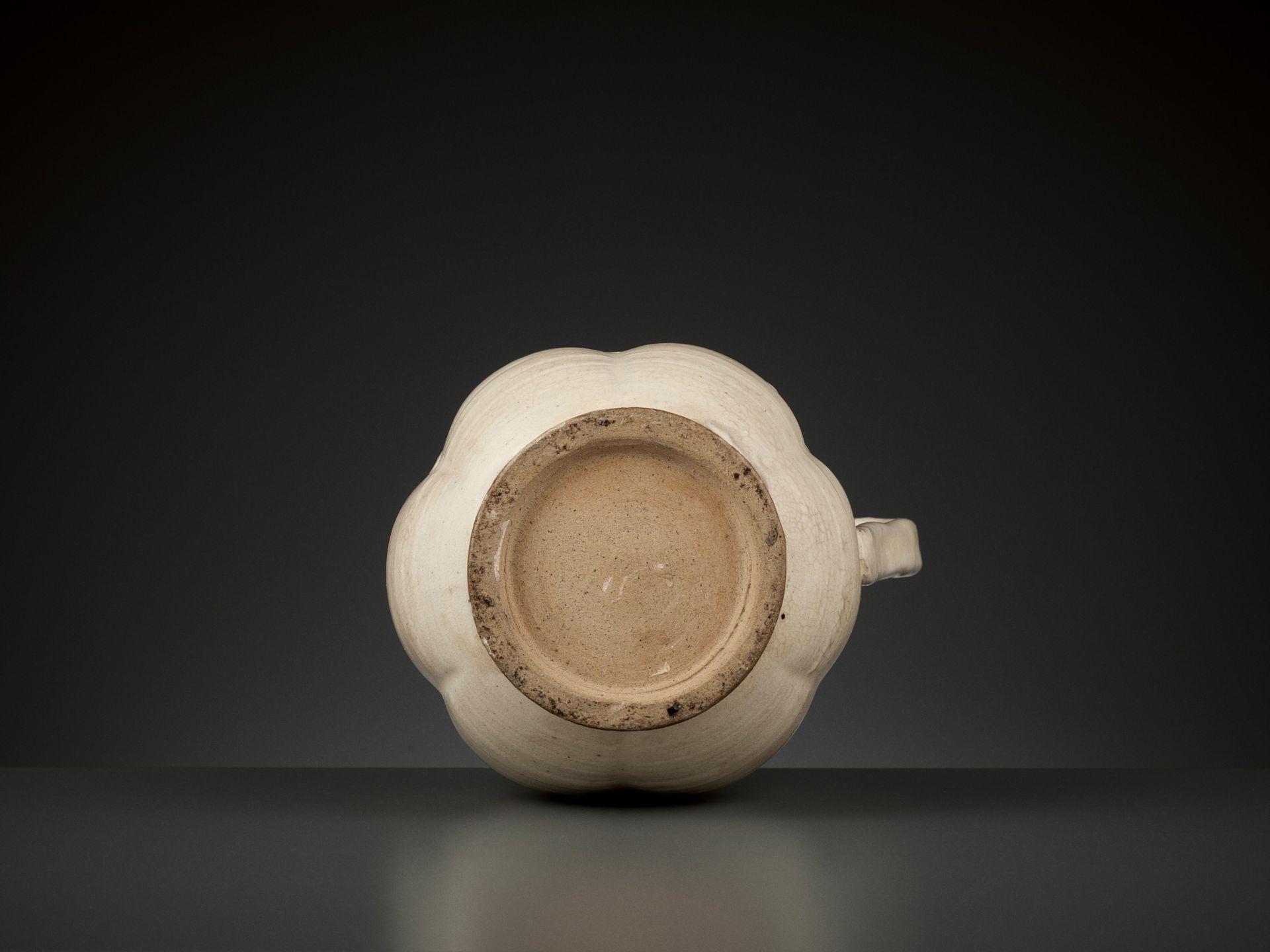 A SLIP-COVERED LOBED EWER, LIAO TO SONG DYNASTY - Image 10 of 12