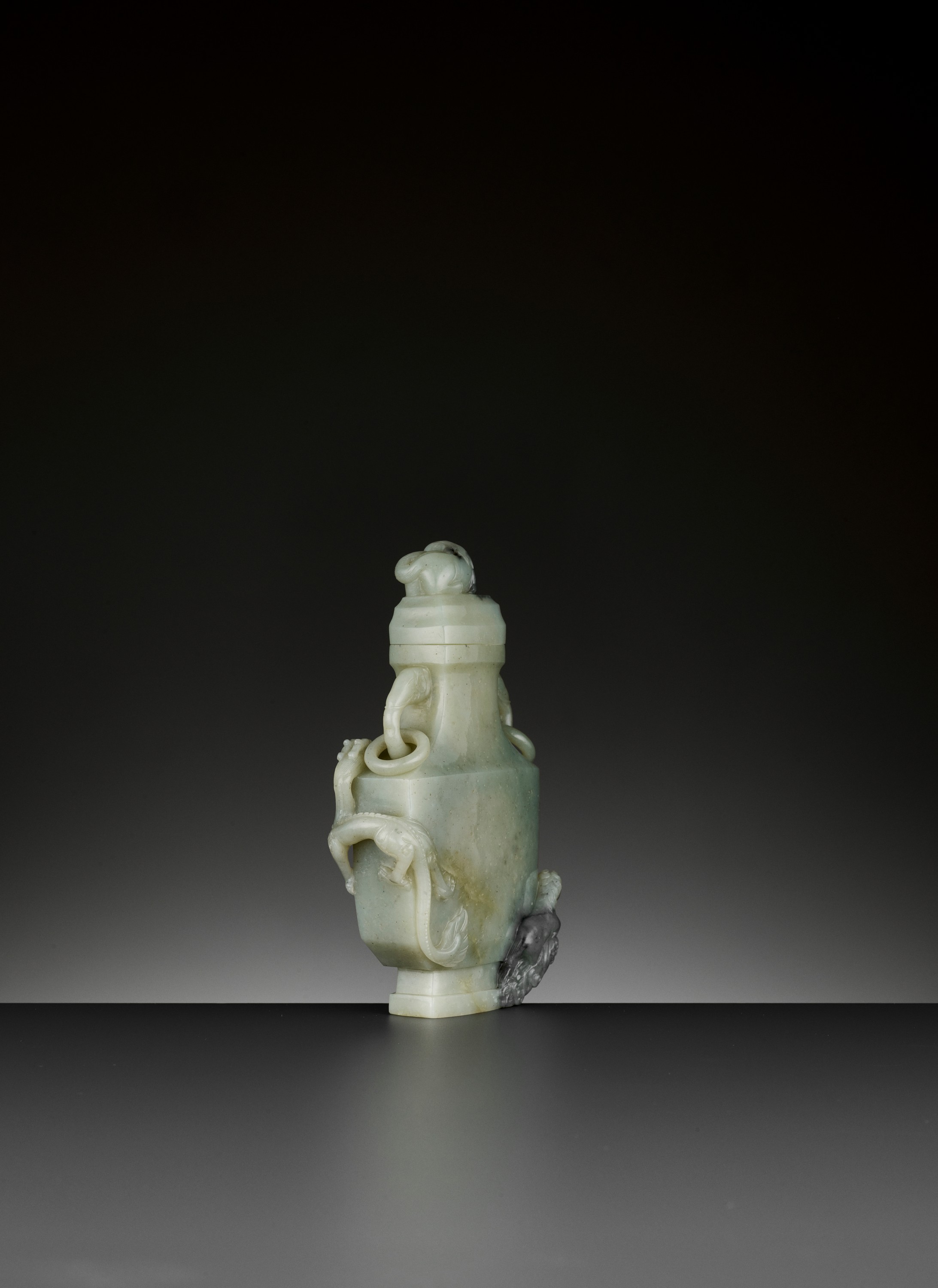 A CELADON AND GREY JADE BALUSTER VASE AND COVER, QING DYNASTY - Image 6 of 15