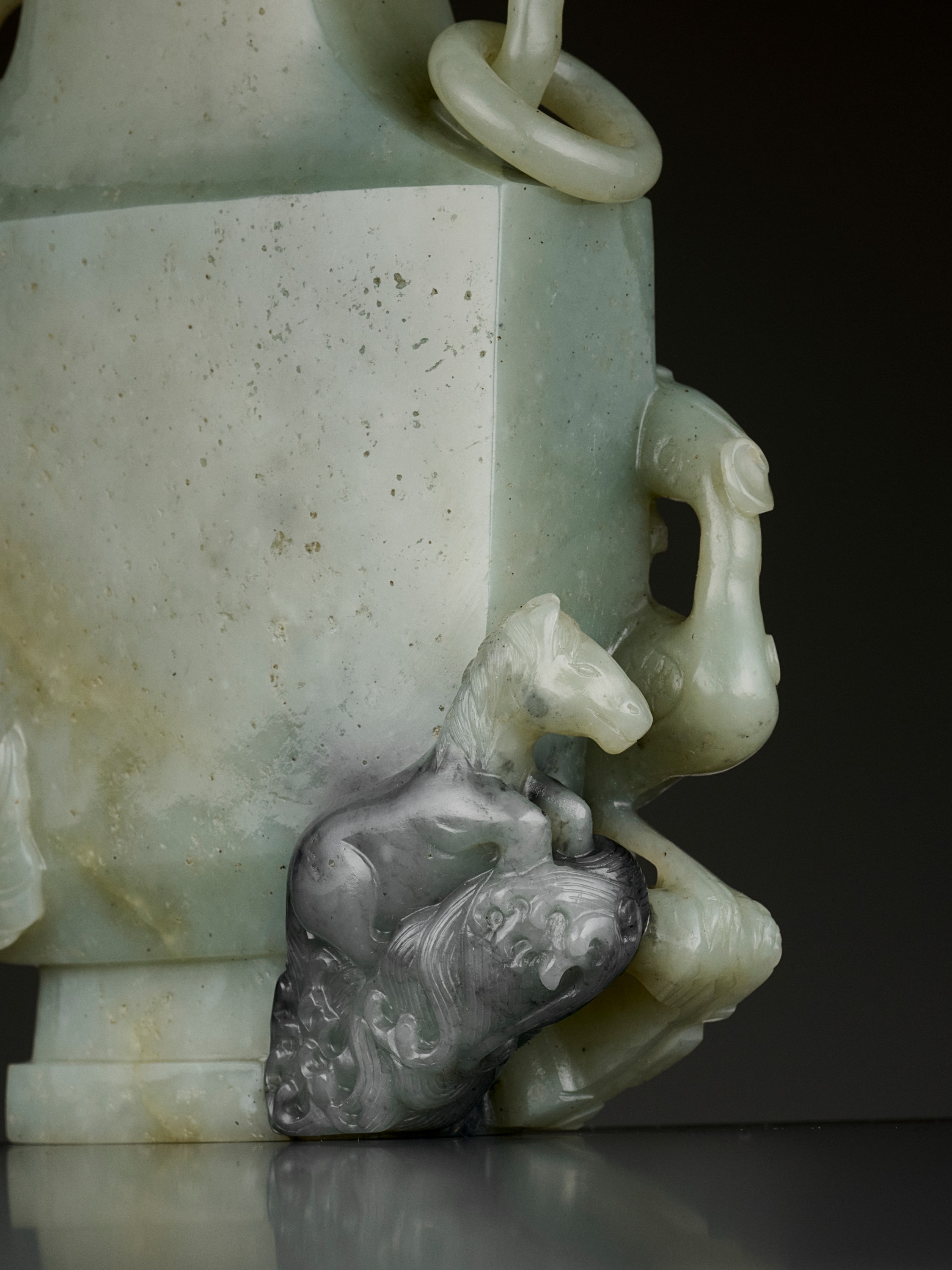 A CELADON AND GREY JADE BALUSTER VASE AND COVER, QING DYNASTY - Image 2 of 15