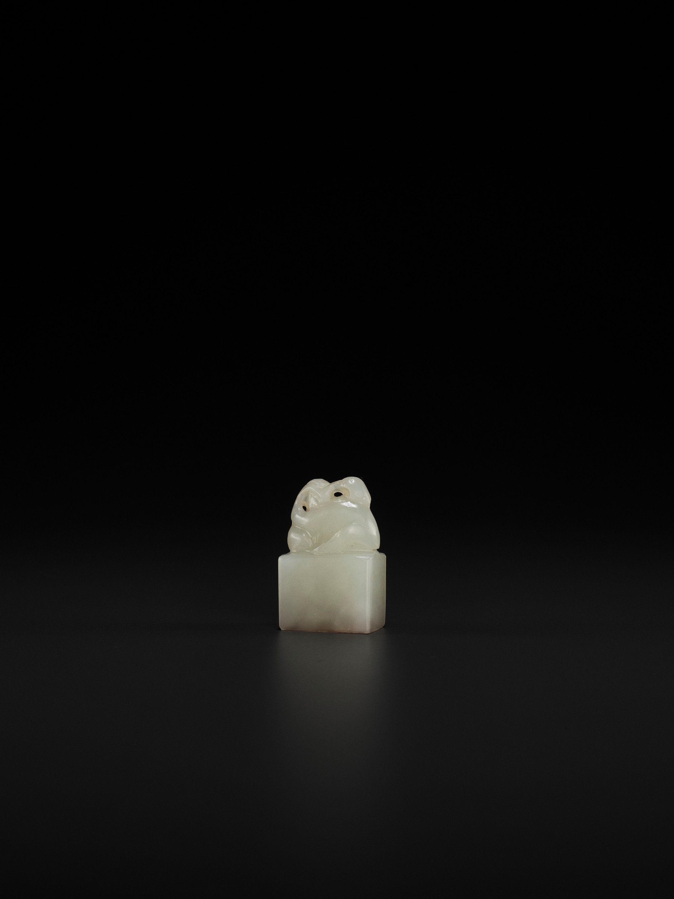 A WHITE JADE 'MONKEY AND PEACH' SEAL, MID-QING TO REPUBLIC - Image 3 of 5