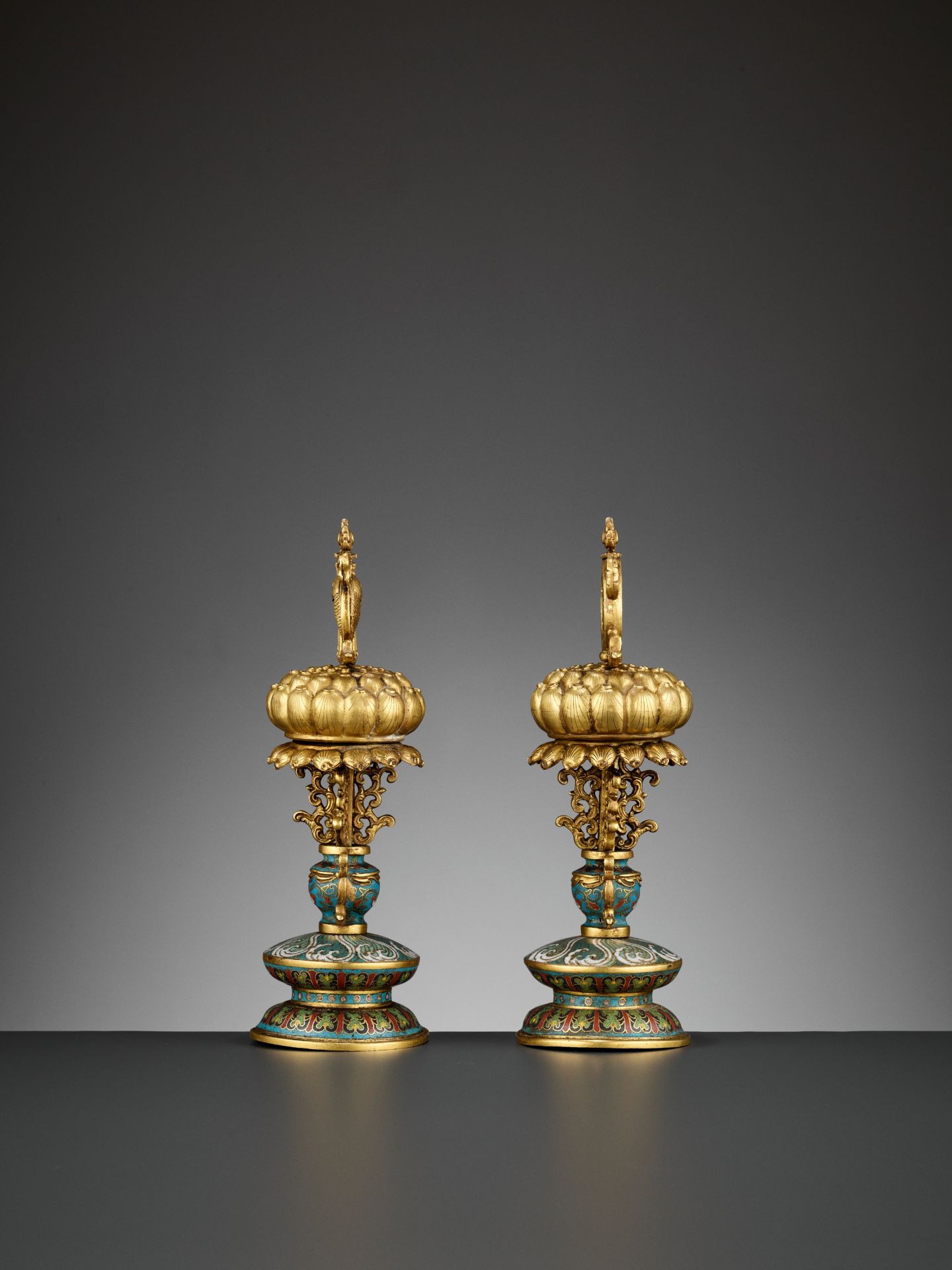 TWO BUDDHIST EMBLEMS, CLOISONNE ENAMEL AND GILT-BRONZE, QIANLONG PERIOD - Image 8 of 12