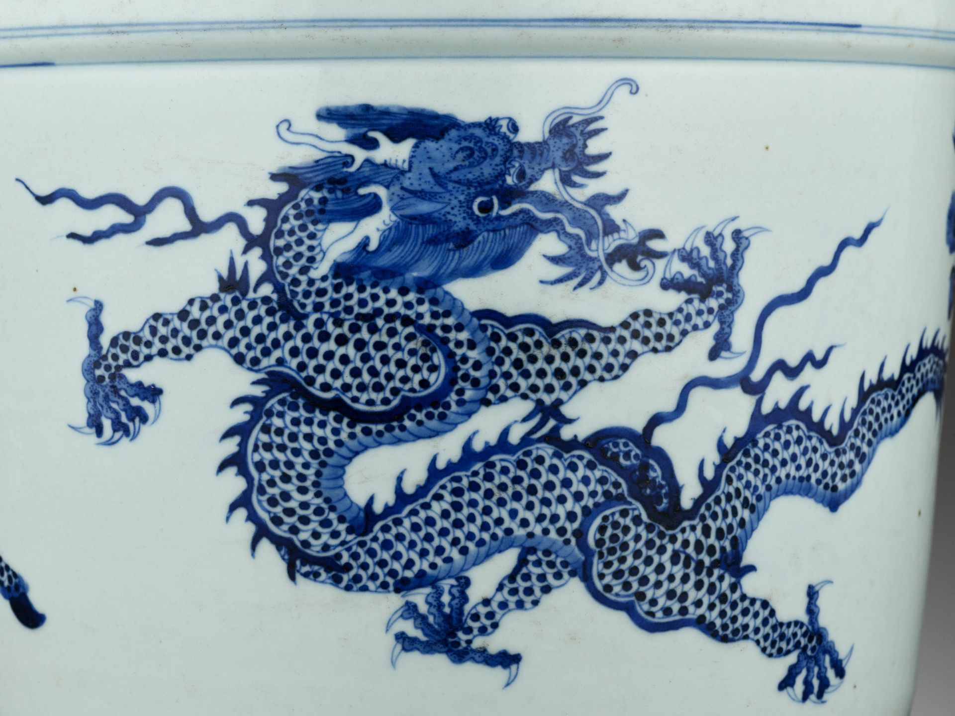 A MASSIVE BLUE AND WHITE 'FIVE MYTHICAL BEASTS' JARDINIERE, QING DYNASTY - Image 4 of 12
