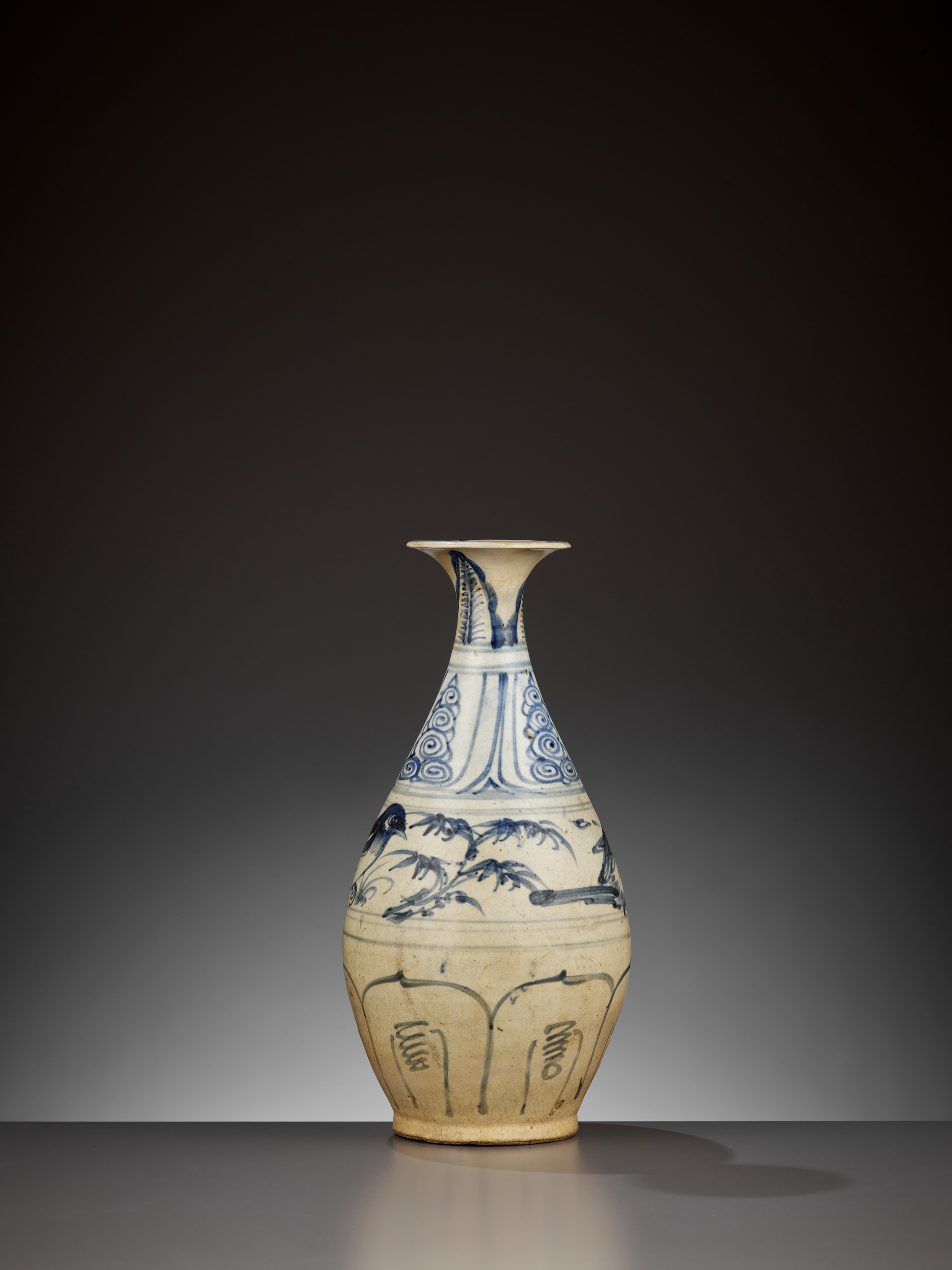 A BLUE AND WHITE BOTTLE, BINH TY BA, LE DYNASTY - Image 2 of 7