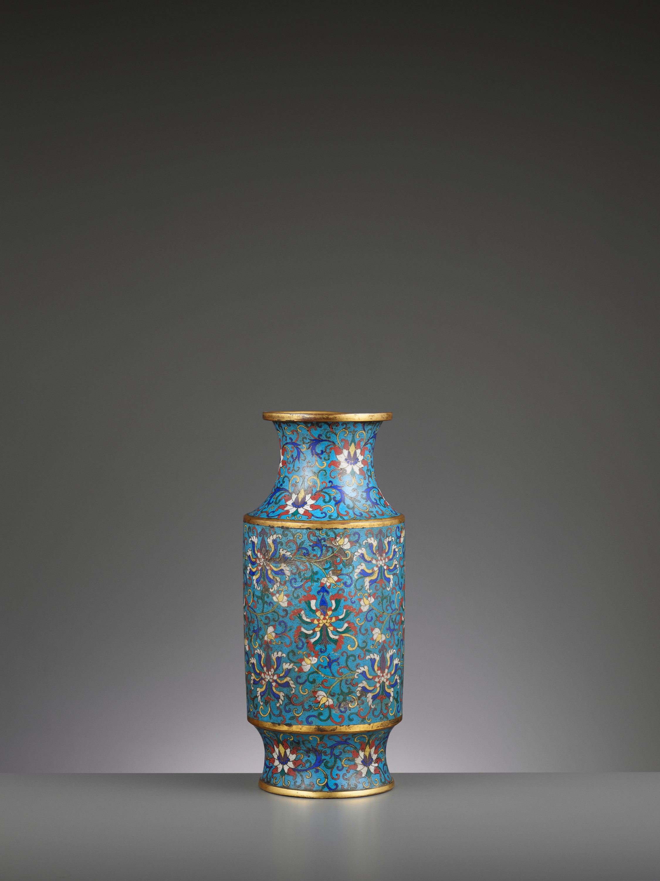 A CLOISONNE ENAMEL LANTERN VASE, JIAQING - Image 5 of 7