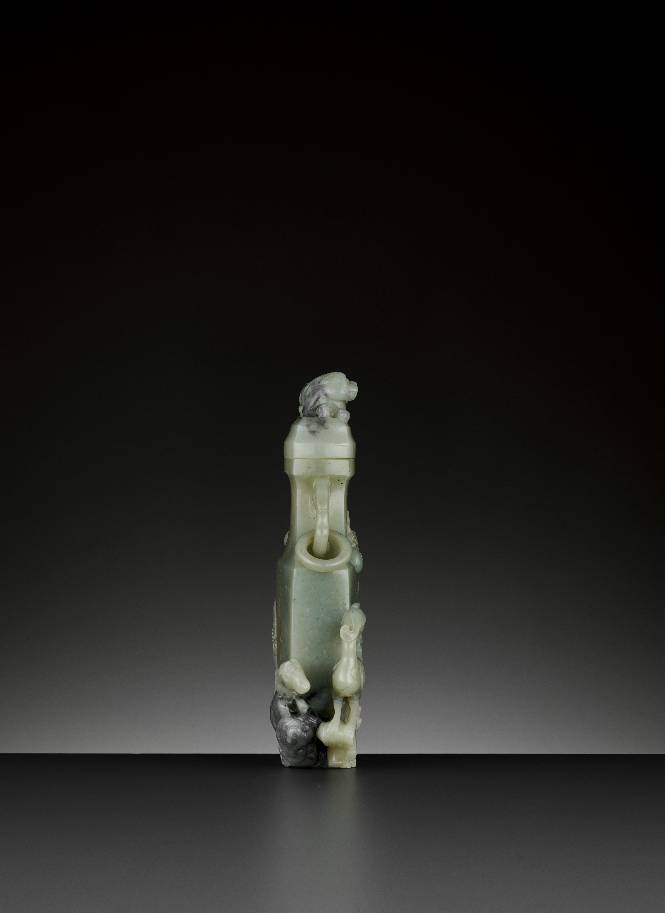 A CELADON AND GREY JADE BALUSTER VASE AND COVER, QING DYNASTY - Image 8 of 15