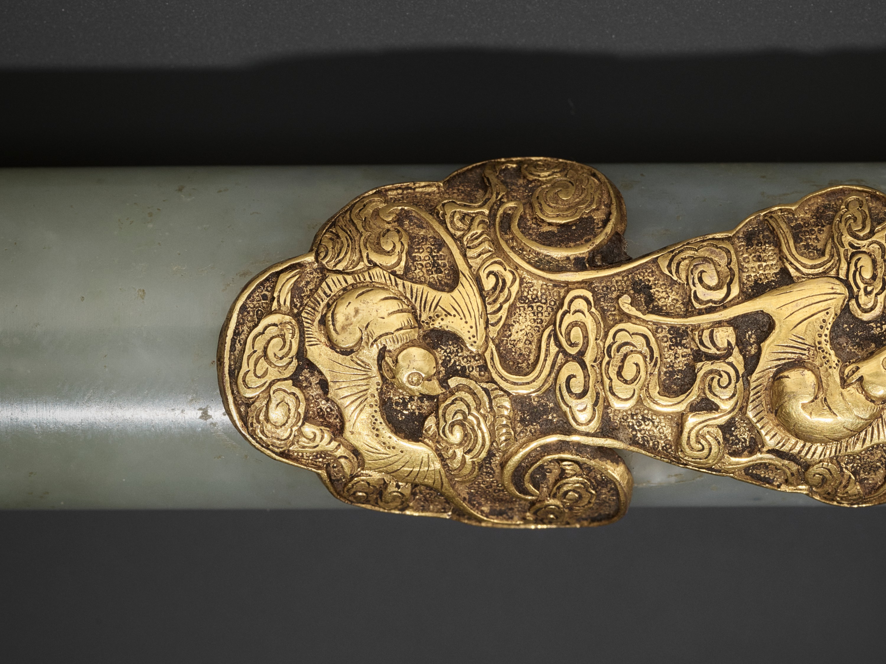 A JADE AND GILT-BRONZE 'WUFU' OPIUM PIPE, QING DYNASTY - Image 7 of 9