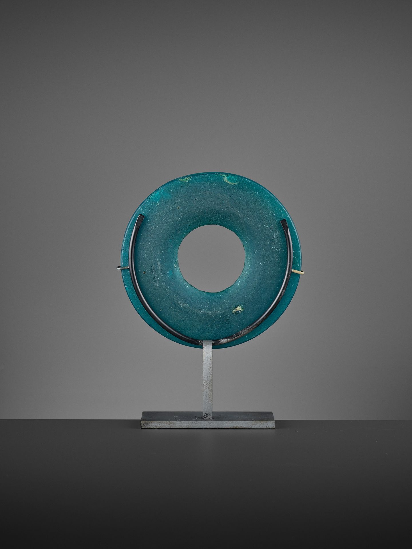 AN AQUAMARINE GREEN GLASS BI DISK, HAN DYNASTY - Image 2 of 8