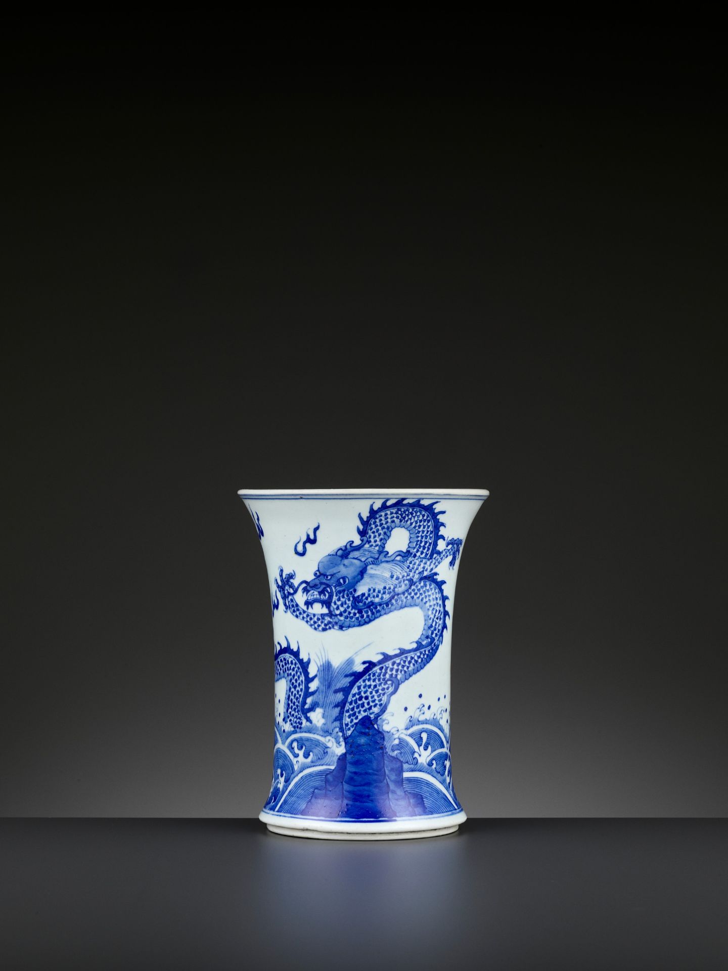 A BLUE AND WHITE 'DRAGON AND GIANT CARP' BRUSH POT, BITONG, QING DYNASTY - Image 3 of 9