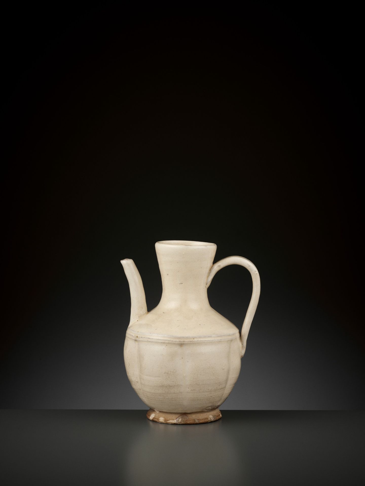 A SLIP-COVERED LOBED EWER, LIAO TO SONG DYNASTY - Image 4 of 12