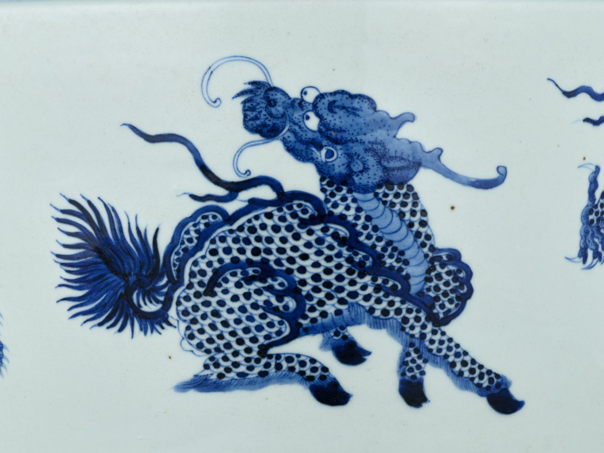 A MASSIVE BLUE AND WHITE 'FIVE MYTHICAL BEASTS' JARDINIERE, QING DYNASTY - Image 6 of 12