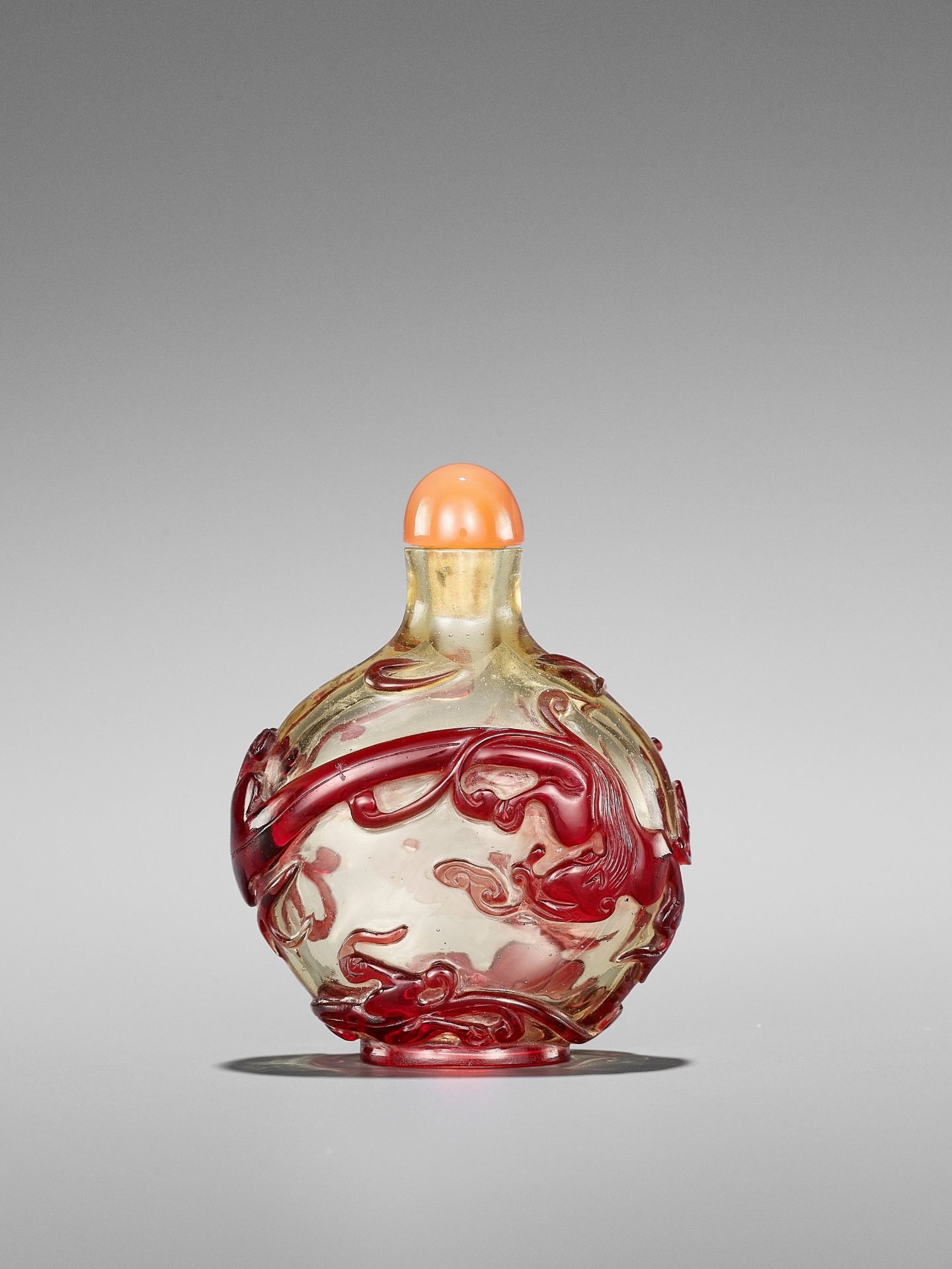 AN IMPERIAL 'CHILONG AND LINGZHI' OVERLAY GLASS SNUFF BOTTLE, 18TH CENTURY