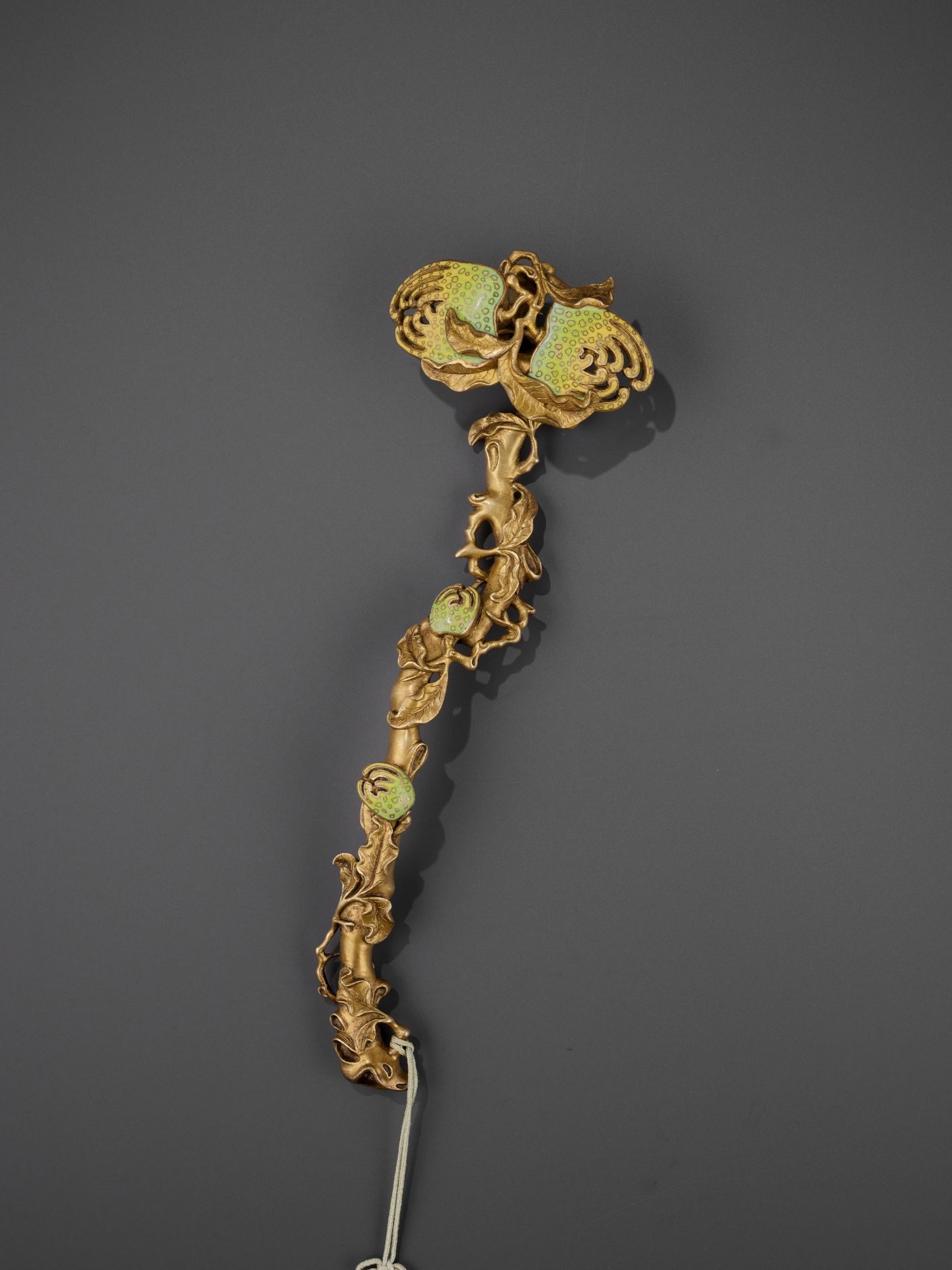 A CHAMPLEVE ENAMEL 'BUDDHA'S HAND' RUYI SCEPTER, QING DYNASTY - Image 7 of 11