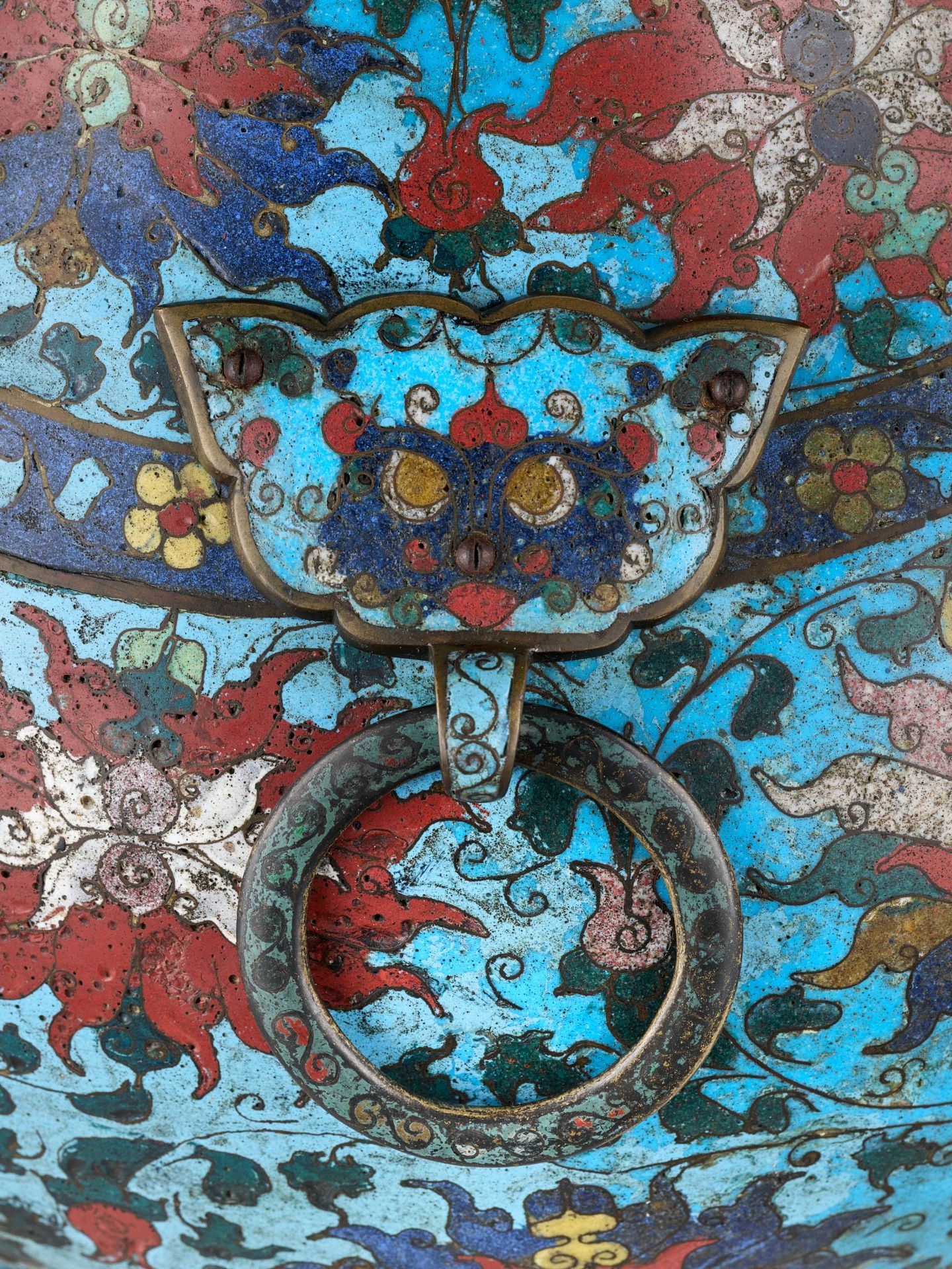 A VERY LARGE CLOISONNE HU, MING DYNASTY - Image 7 of 9