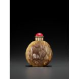 AN AGATE 'JUJUBE AND PEANUT' SNUFF BOTTLE, LATE QING TO EARLY REPUBLIC