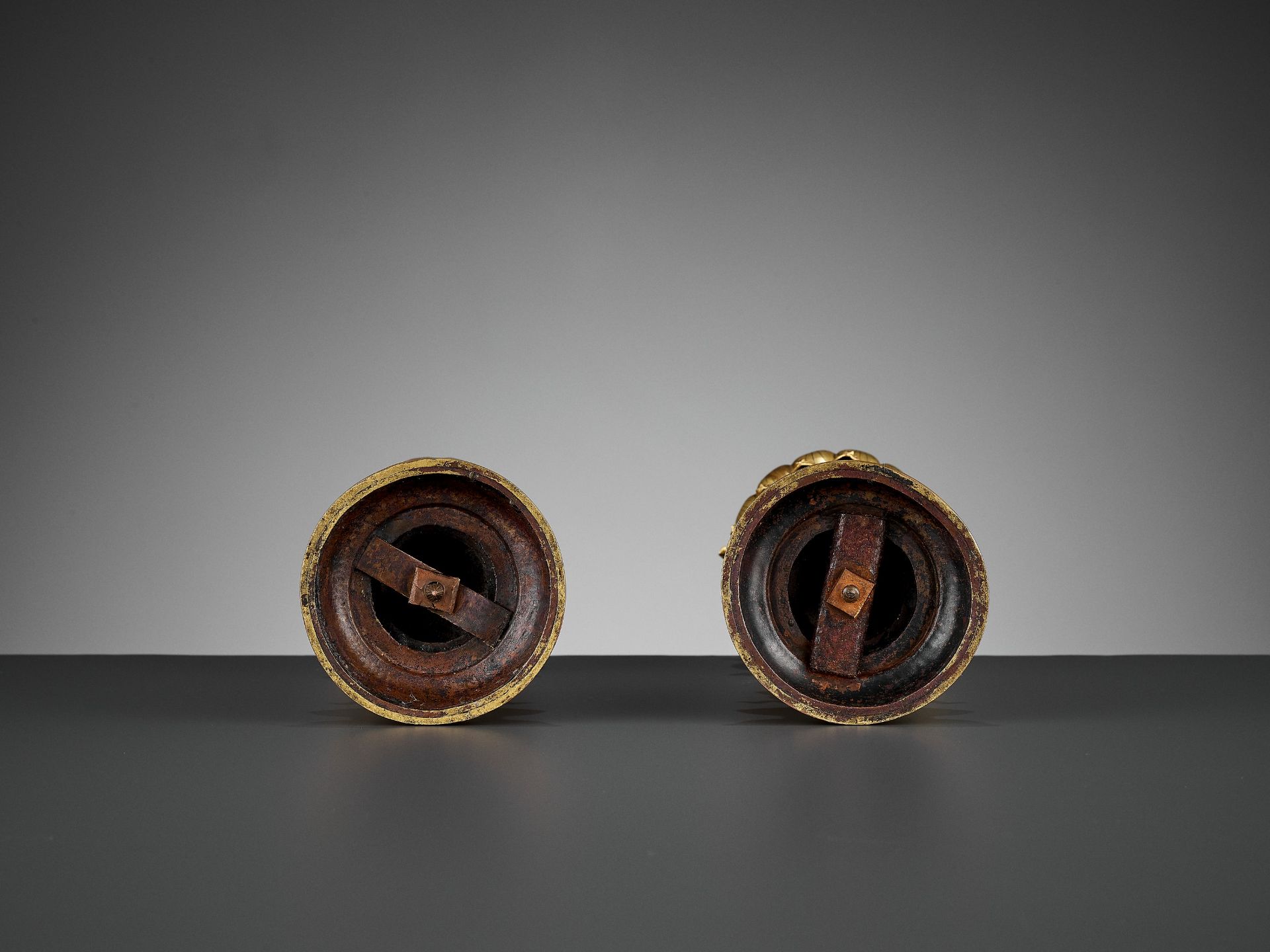 TWO BUDDHIST EMBLEMS, CLOISONNE ENAMEL AND GILT-BRONZE, QIANLONG PERIOD - Image 10 of 12