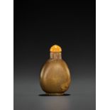 A RHINOCEROS HORN SNUFF BOTTLE, QING DYNASTY