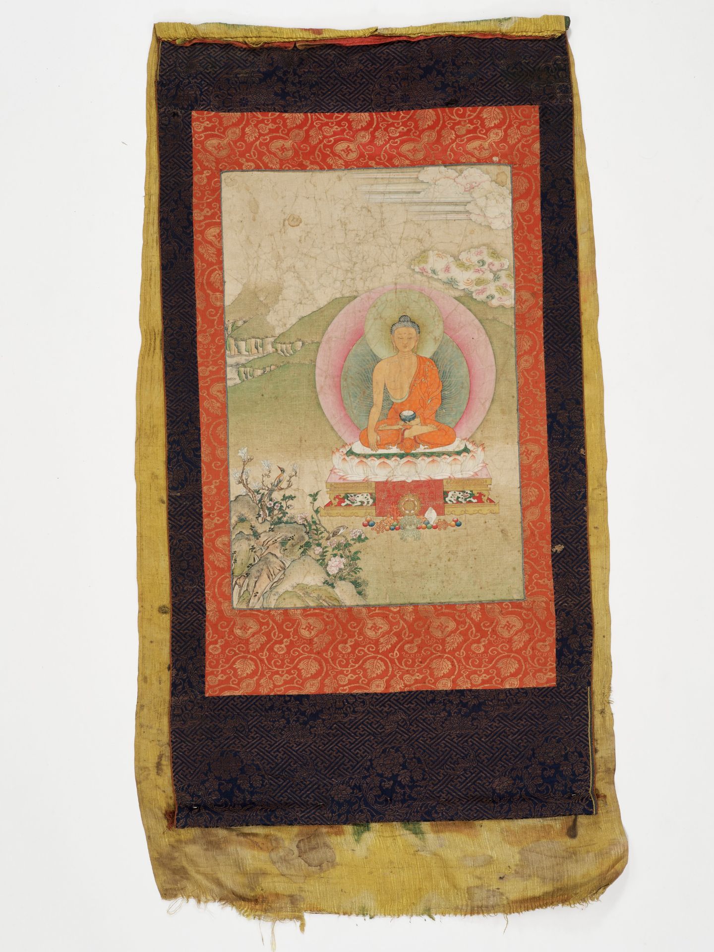 A THANGKA OF BUDDHA SHAKYAMUNI, 18TH-19TH CENTURY - Image 5 of 7