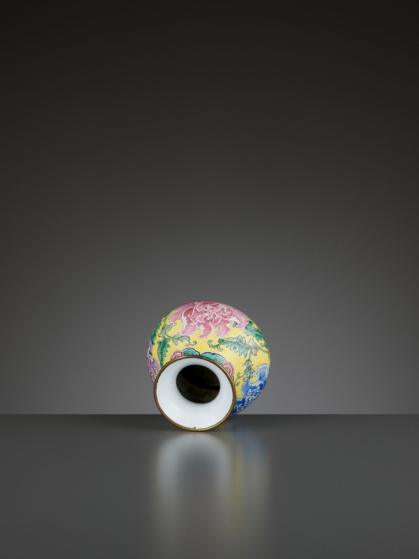 A BEIJING ENAMEL ON COPPER 'PEONIES' WATER POT, QIANLONG MARK AND PERIOD - Image 10 of 11